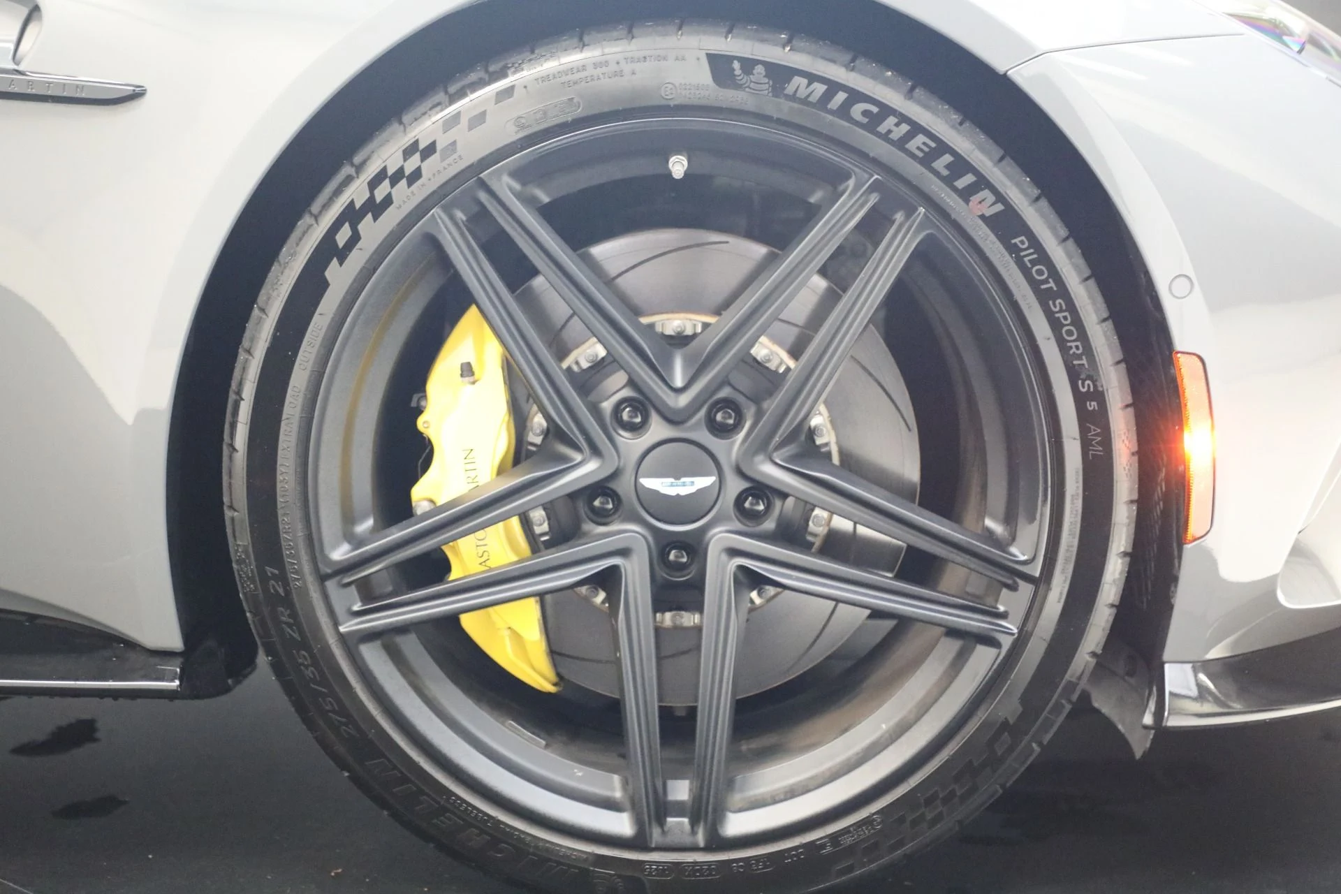 mph027_3471038256_New_2026_Aston_Martin_Vantage_Roadster_1790027458_e88e0f222d