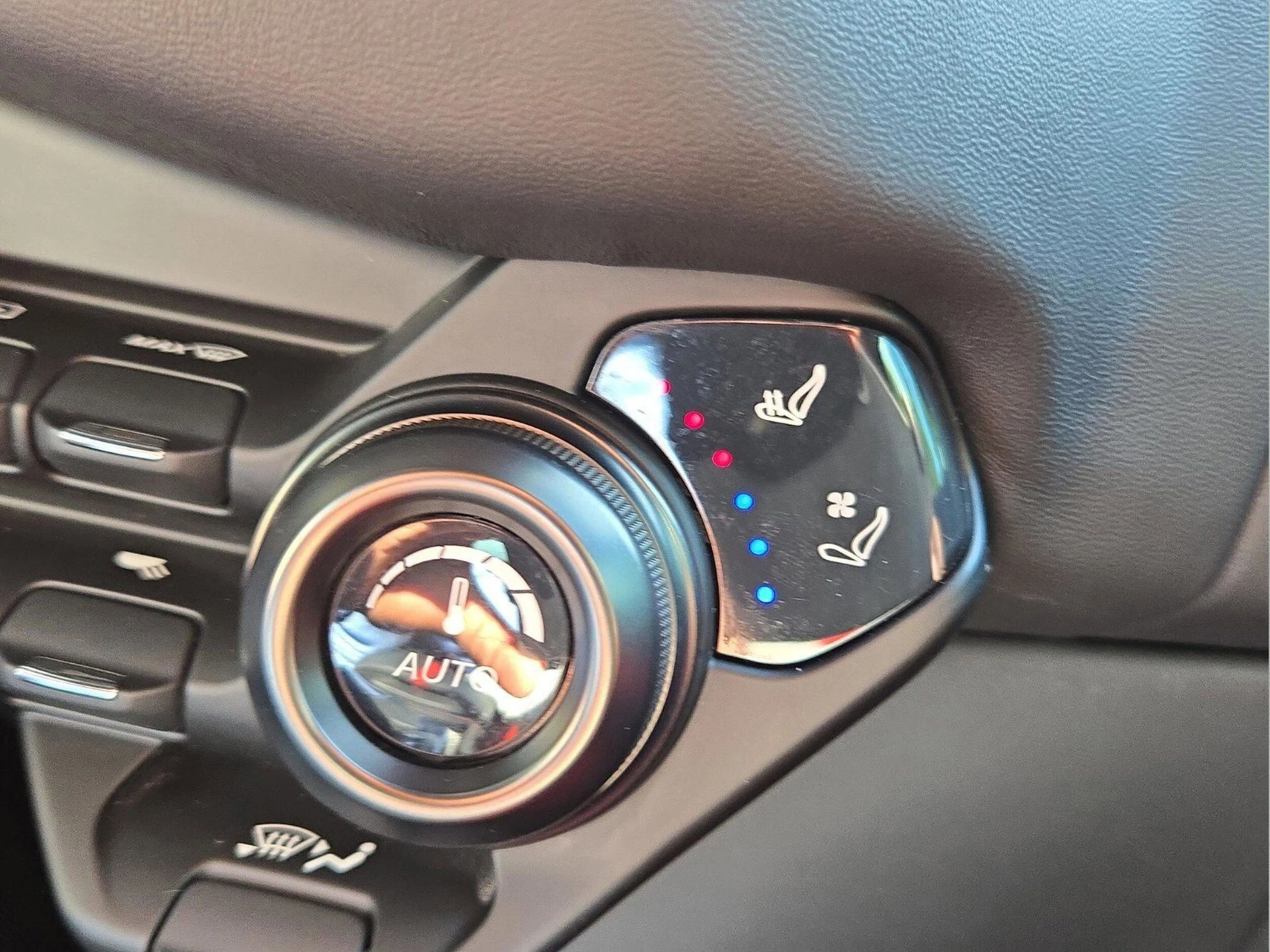 mph027_3493459472_507f3448686b0dac6fc1f4090a023f05x_551899a4b1