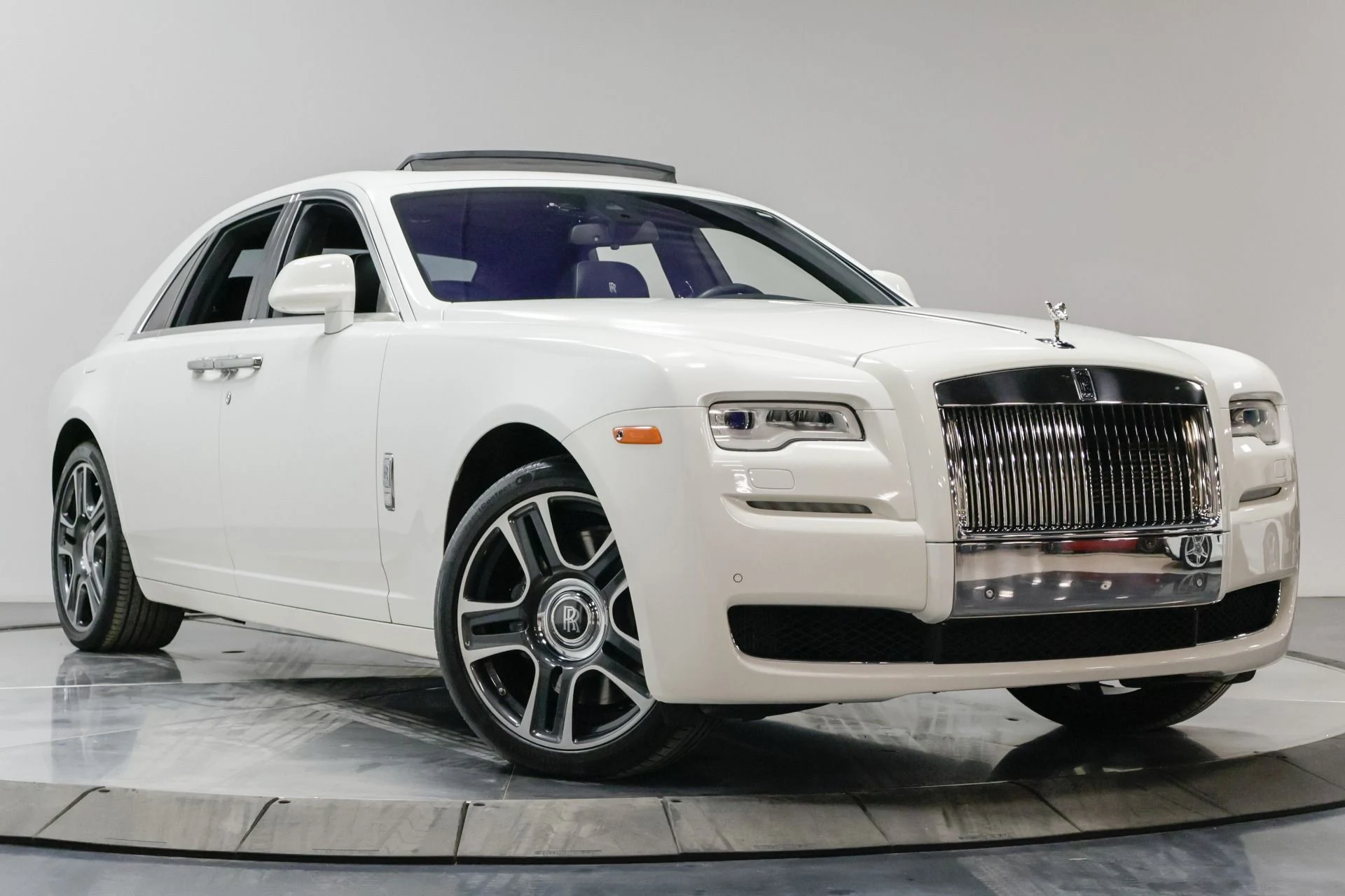 mph027_3498191284_Used_2016_Rolls_Royce_Ghost_Base_1761576536_f388bd6a79