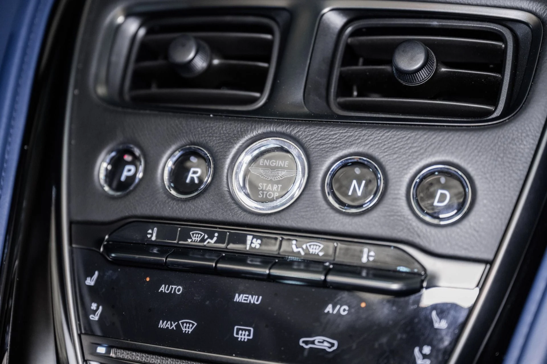 mph027_3500983278_Used_2020_Aston_Martin_DBS_Superleggera_1754334854_4945afba5b