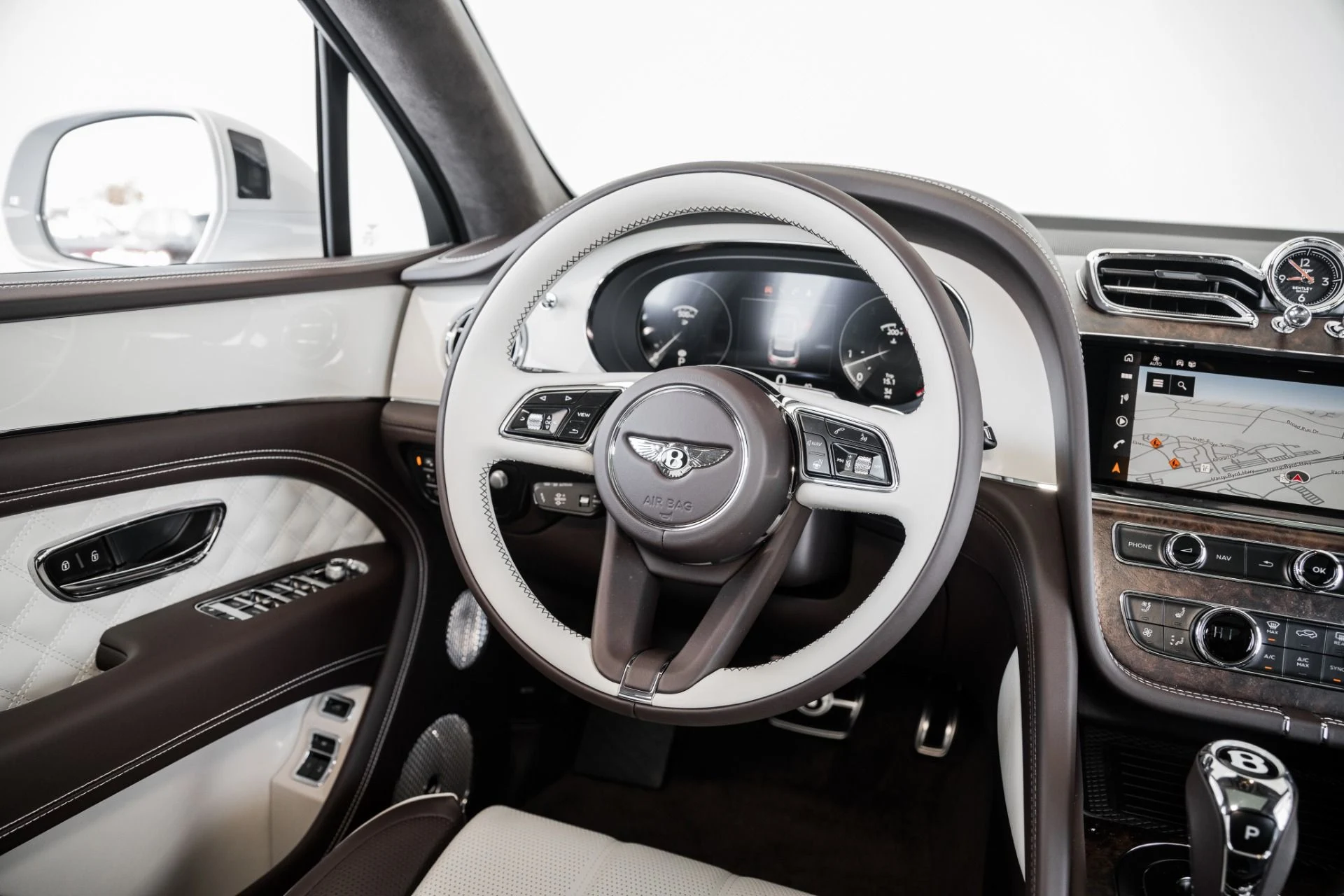 mph027_3506791674_Used_2023_Bentley_Bentayga_Azure_1673896555_d51c3fd6ea