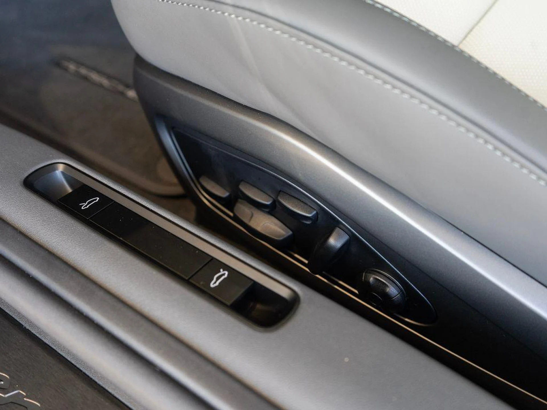 mph027_3512282886_2_RZ_KGN_Wc_Ys_W_Urd_Su_SM_3sd_Gp_4_b5f38b965b