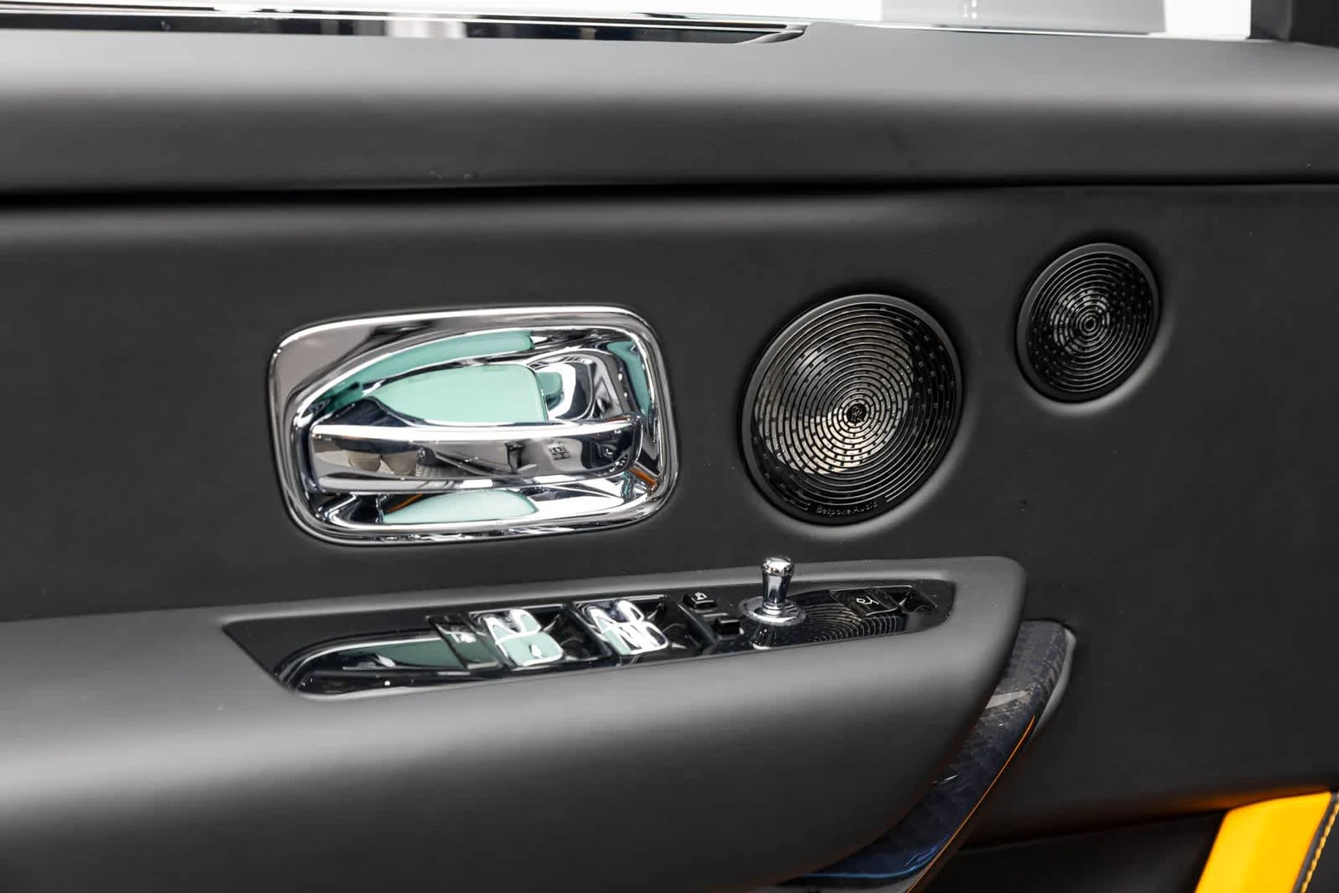 mph027_3529570580_28_507267529a