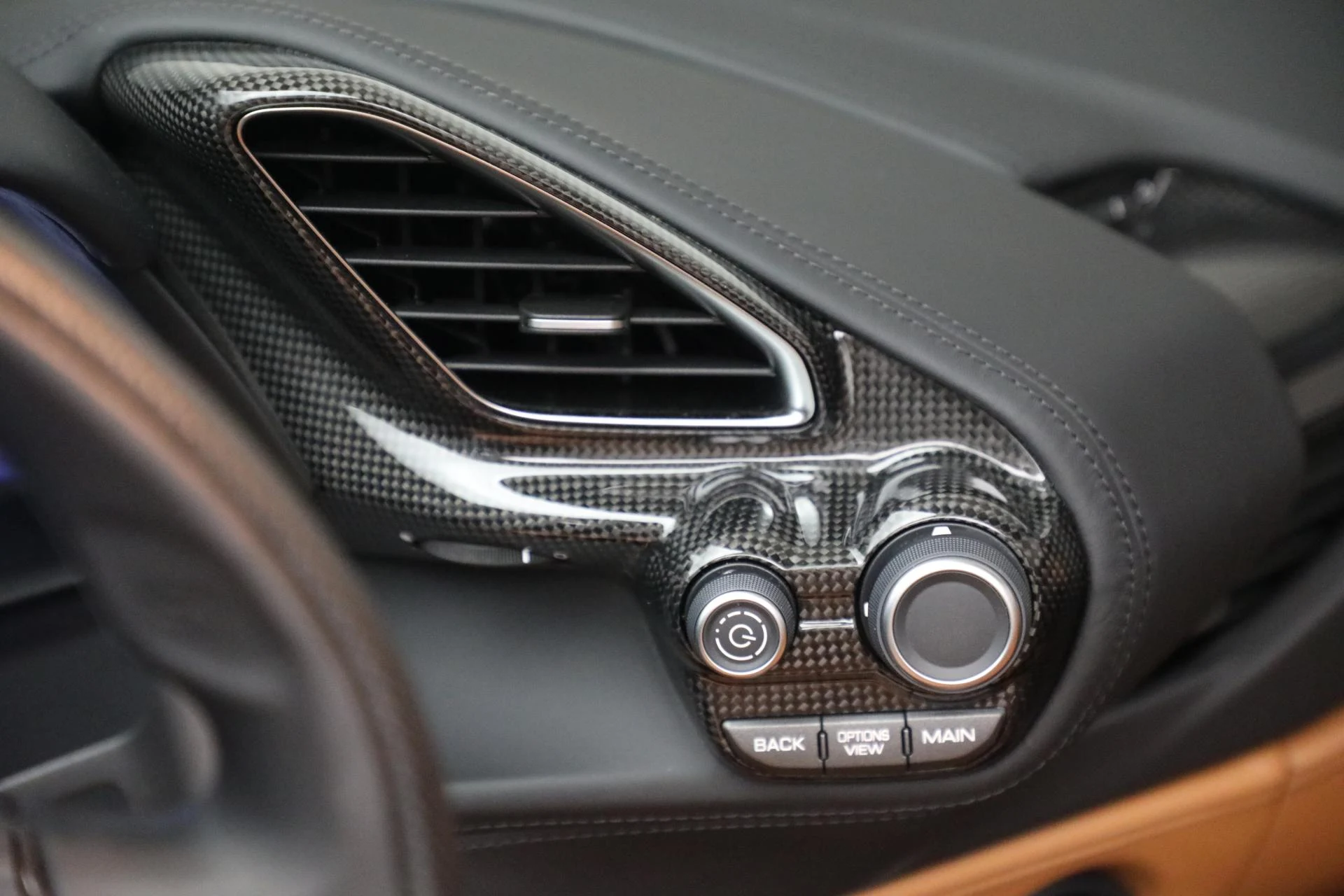 mph027_3537789146_Used_2018_Ferrari_488_Spider_5838f71200