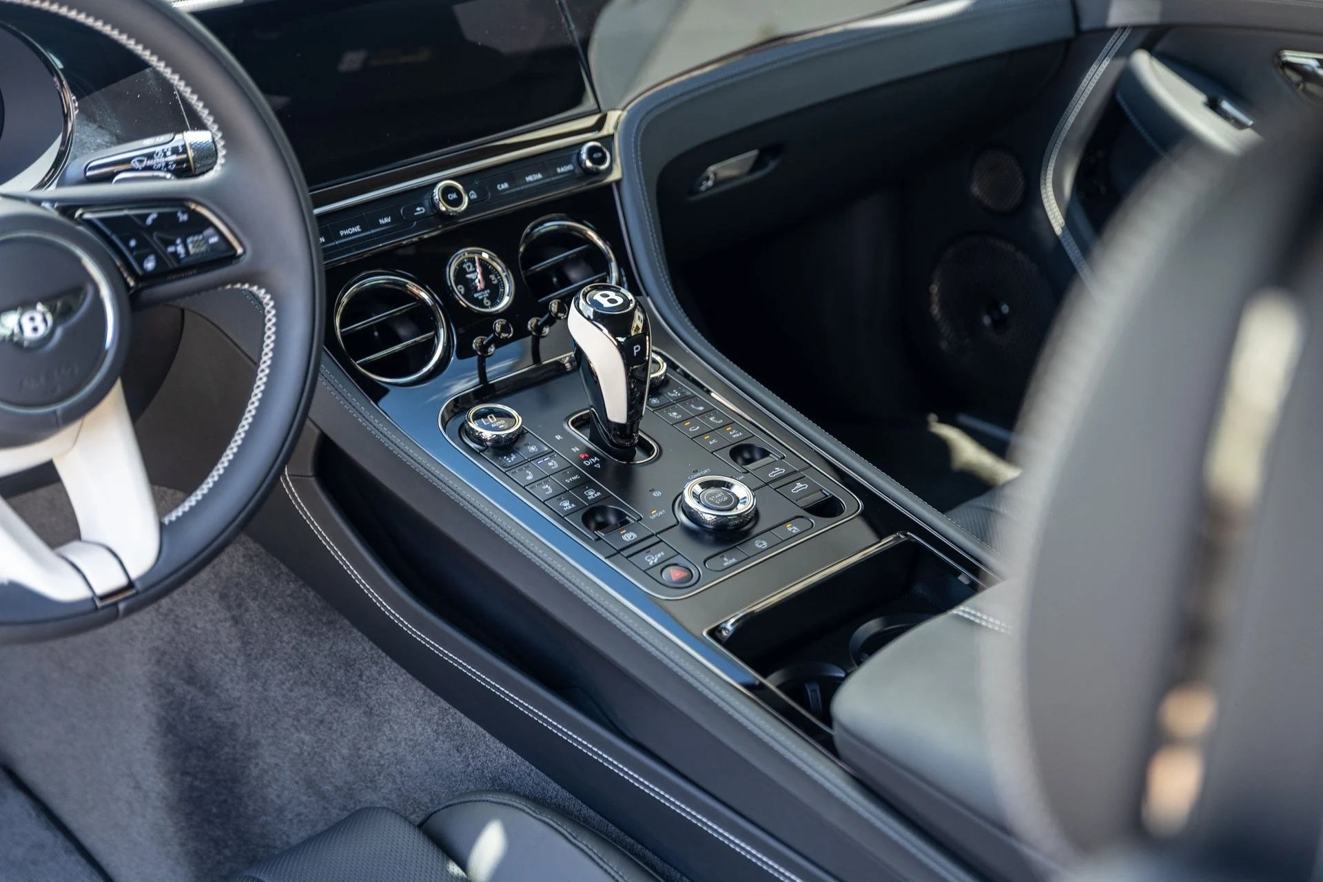 mph027_3541625053_Hi_Tech_Luxury_Imports_LLC_SCBDP_4_ZG_0_SC_023562_image_27_202ca9ed29