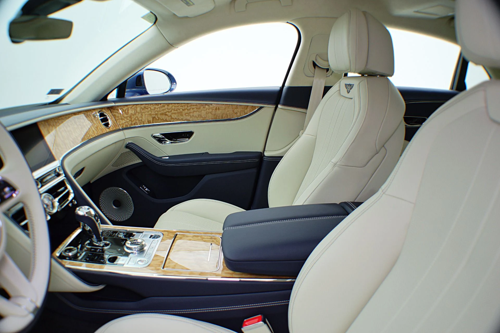 mph027_3551015670_Used_2022_Bentley_Flying_Spur_Hybrid_5f3c128f68