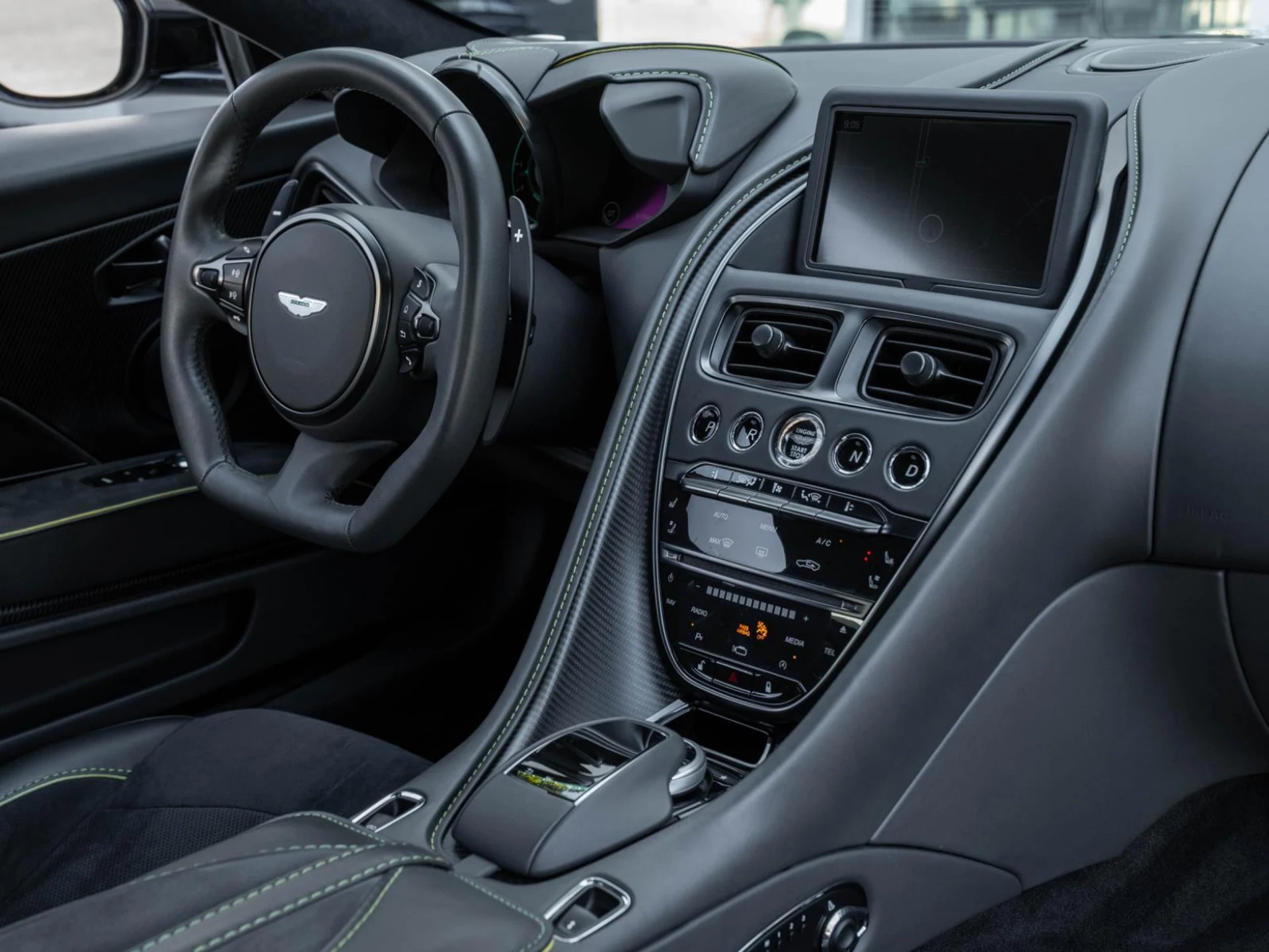 mph027_3553134800_Used_2022_Aston_Martin_DBS_Superleggera_1770058031_f5d0f5e554