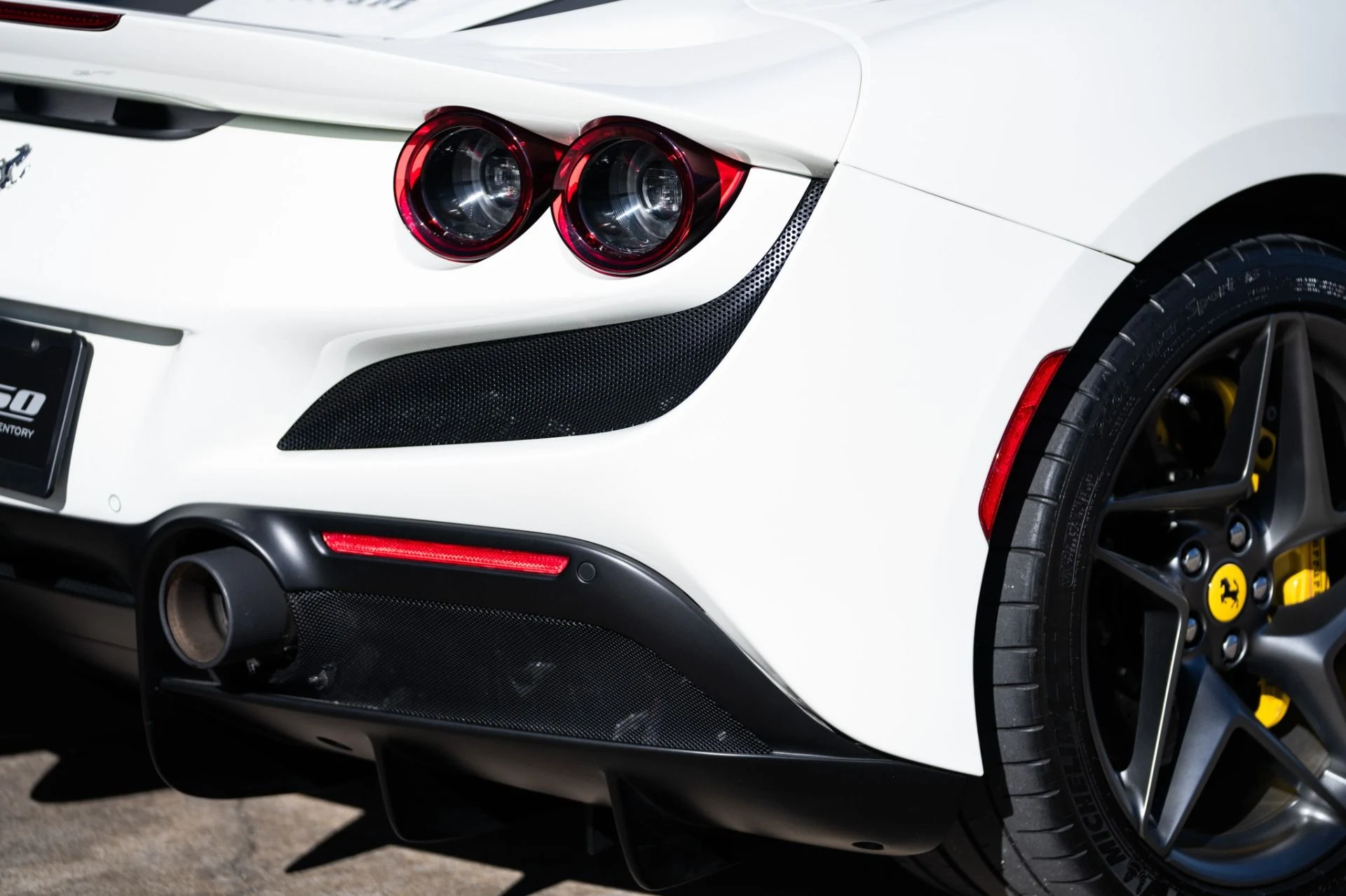 mph027_35582531_Used_2023_Ferrari_F8_Spider_1765825139_18441f6df1