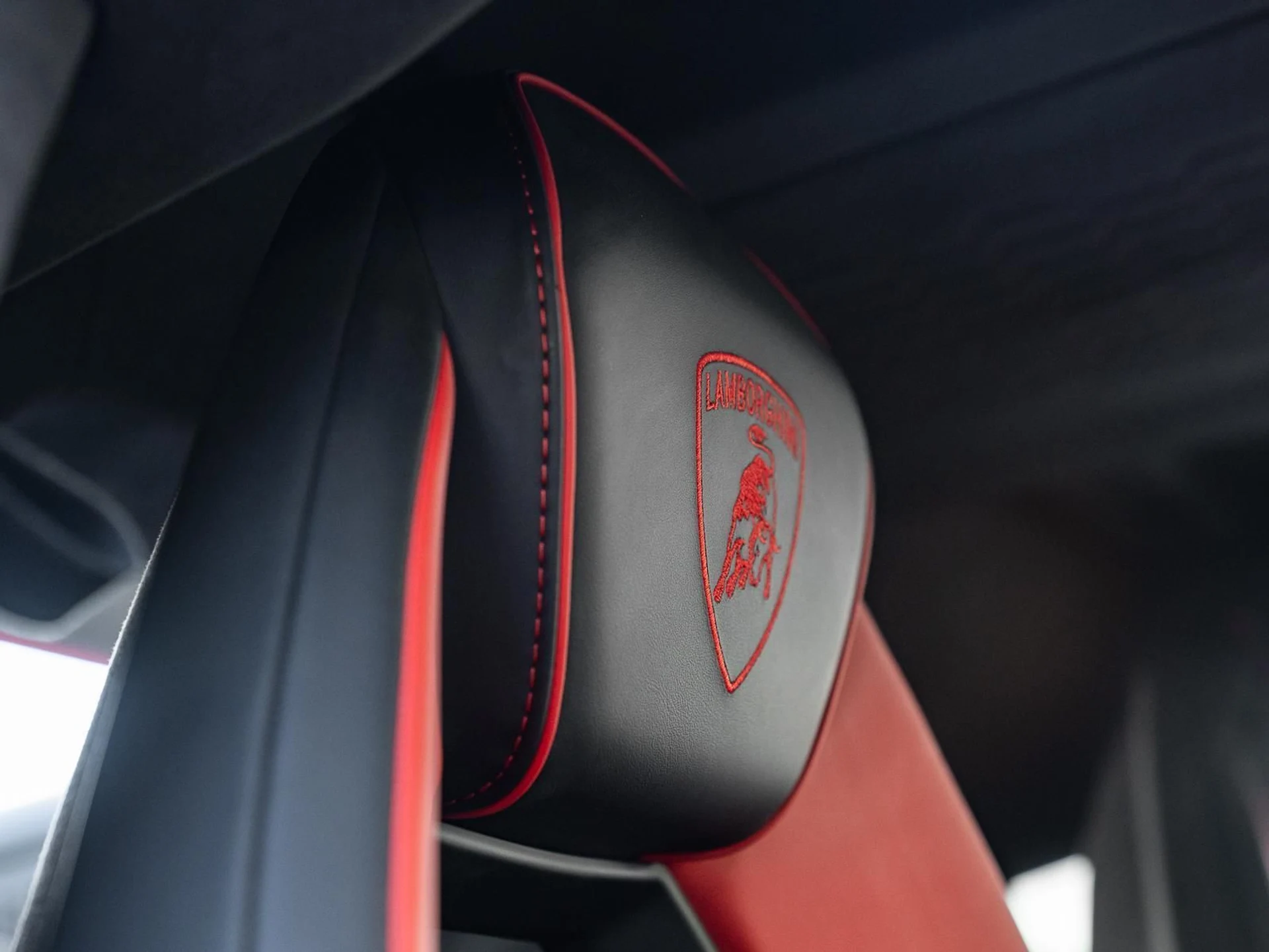 mph027_3563503851_Used_2024_Lamborghini_Revuelto_Coupe_1772801269_7c0991c52a