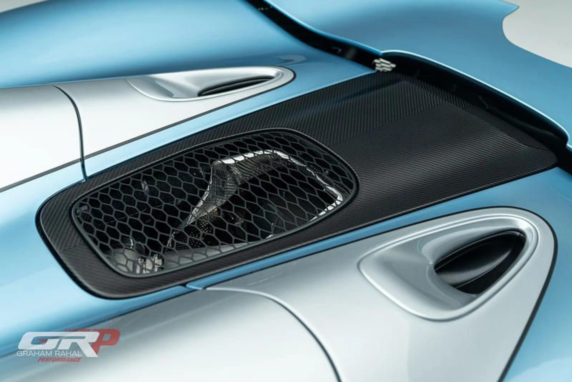 mph027_3569528643_DE_76892_B_3558_4370_9807_675_DF_1692_B06_bb38677501