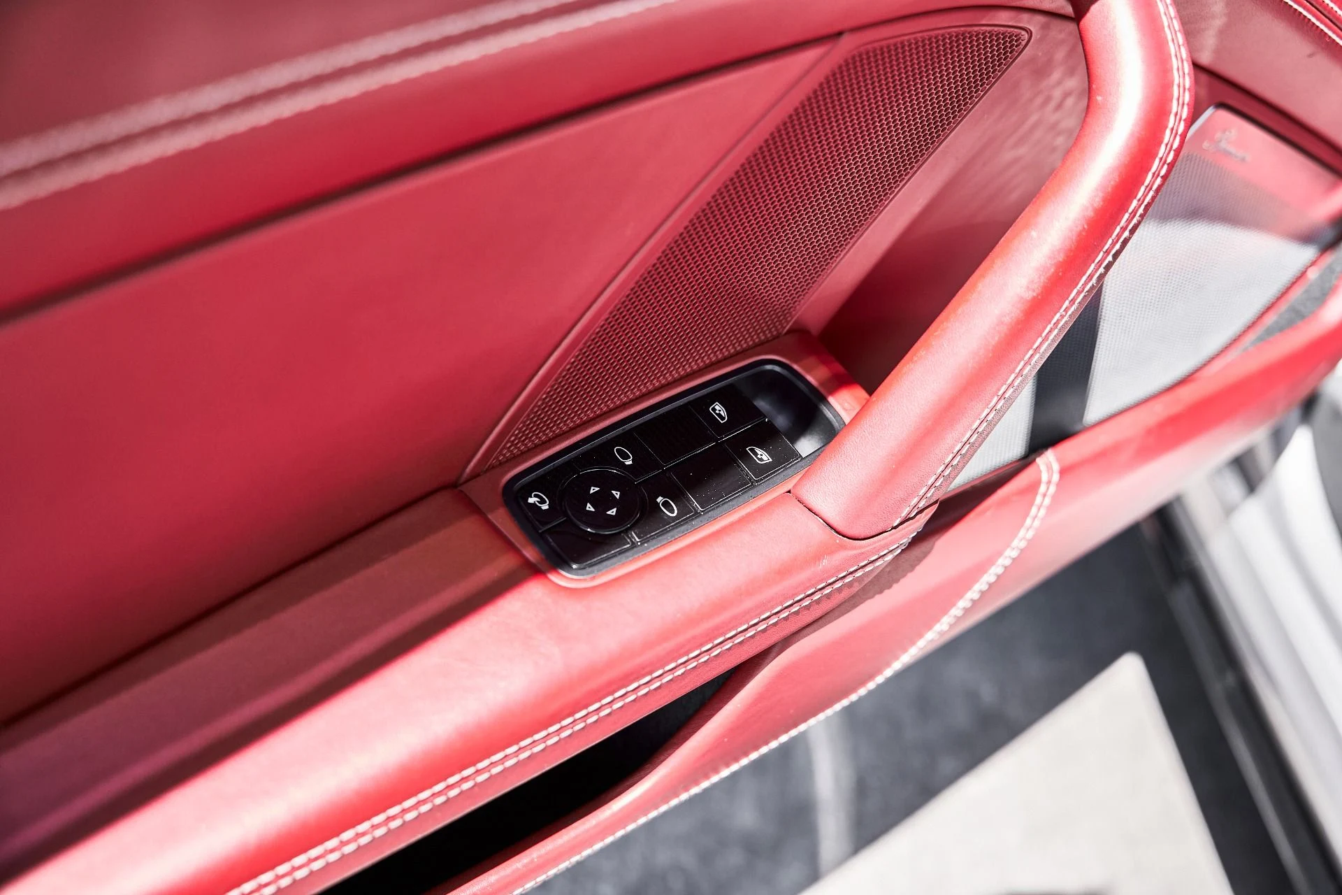 mph027_3574678769_Used_2021_Porsche_911_Turbo_S_1780968333_0c45af3adb