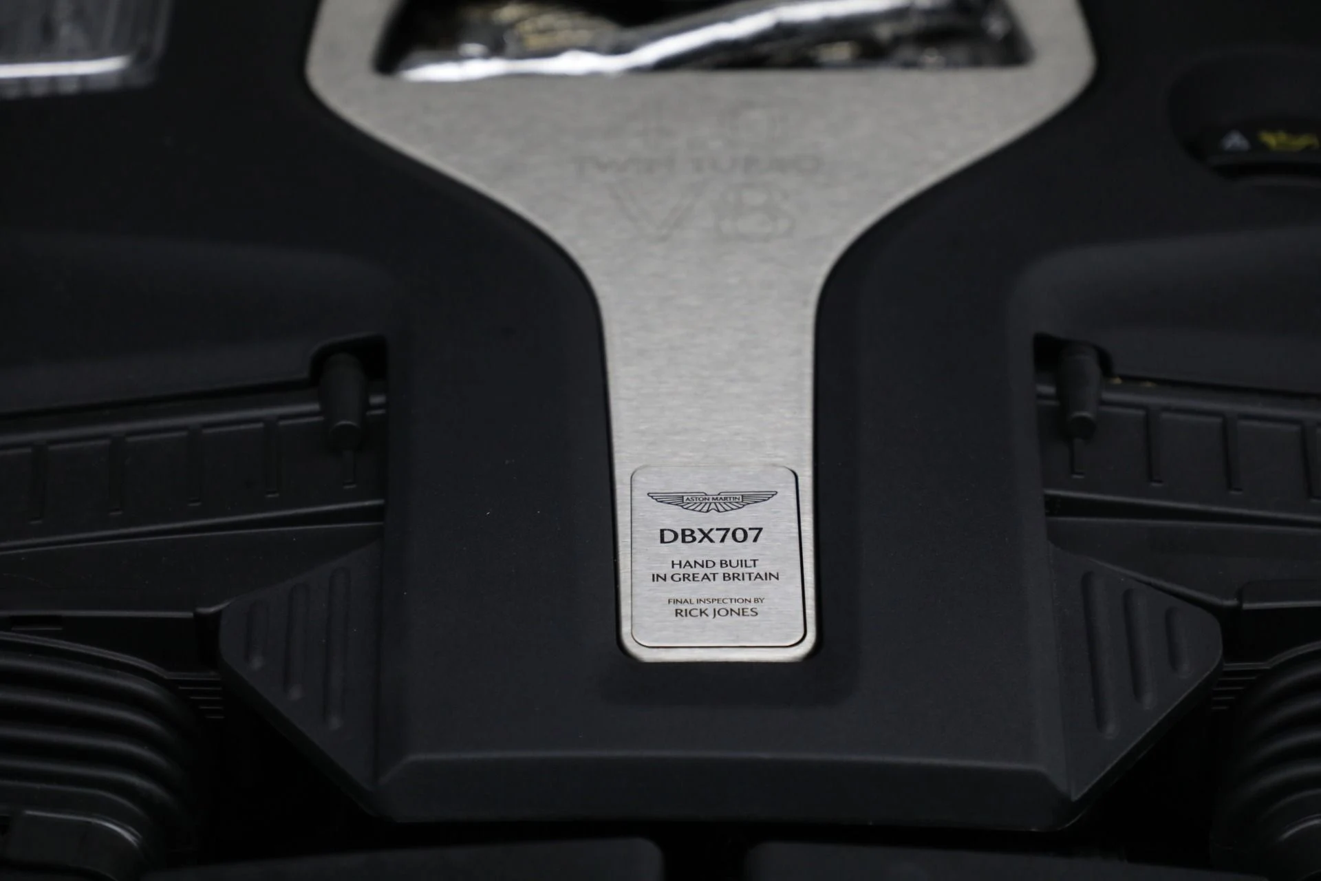 mph027_357843265_New_2025_Aston_Martin_DBX_707_707_61cedddb92