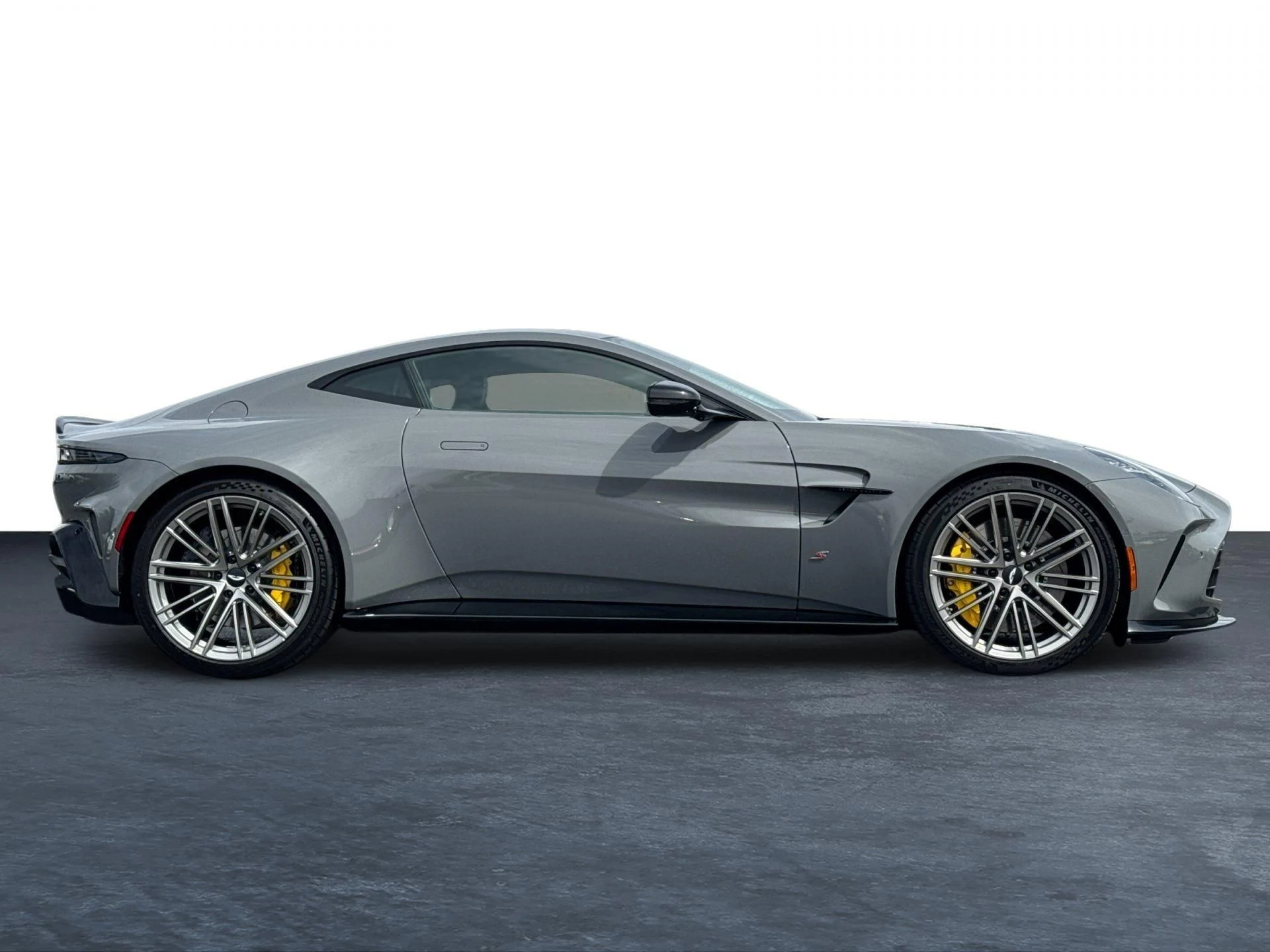 mph027_3582894039_New_2026_Aston_Martin_Vantage_S_1787905734_e4216790cc