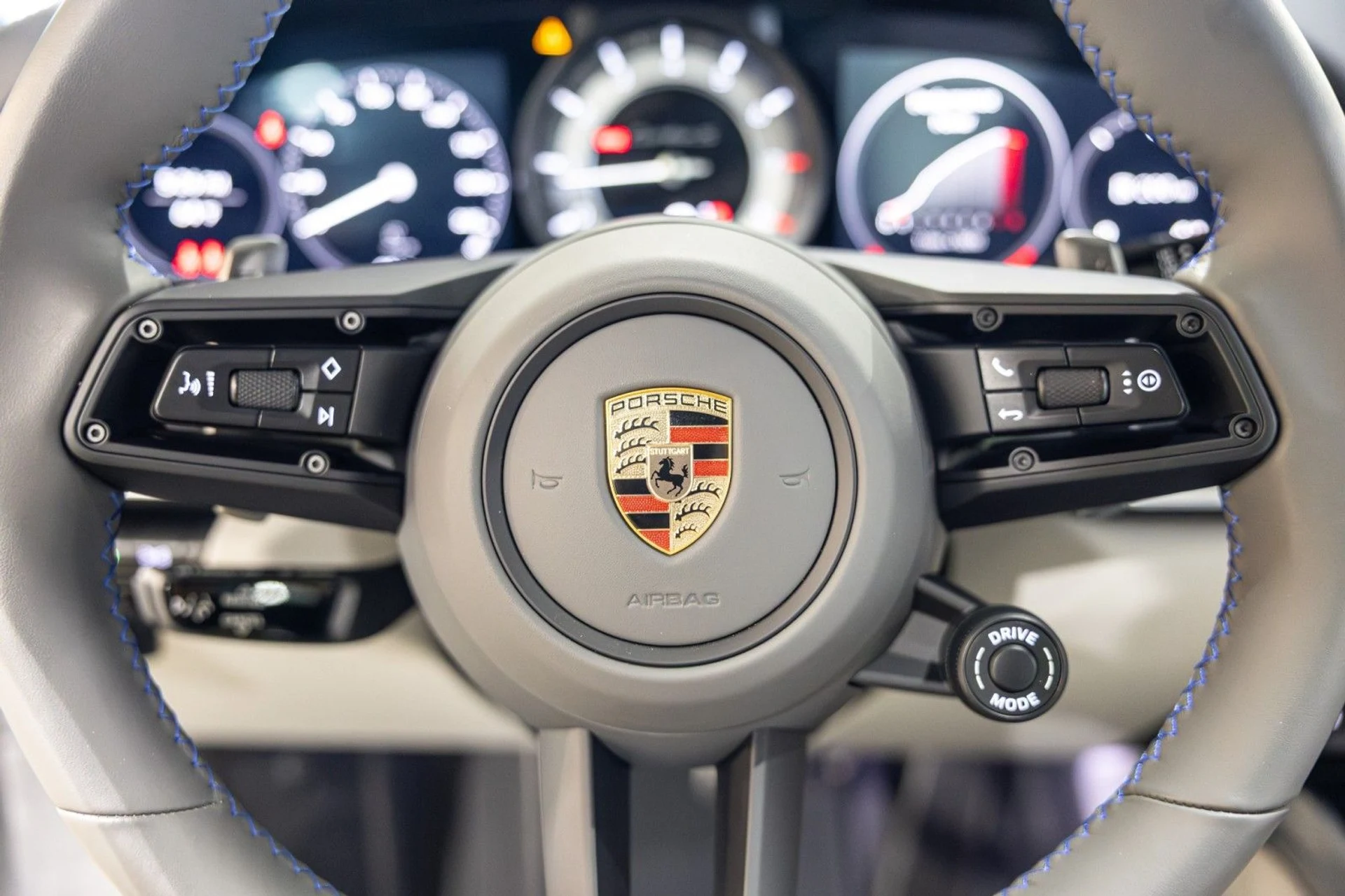 mph027_3586433647_a_A_5e83e81496