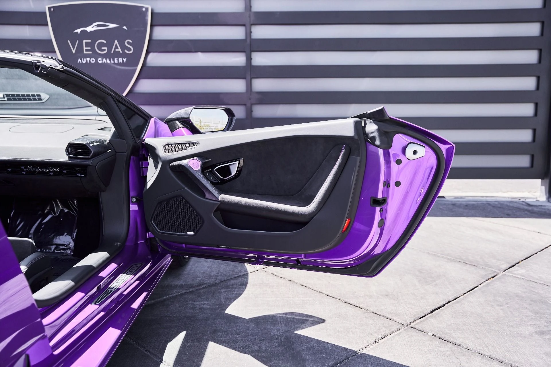 mph027_3595385190_Used_2024_Lamborghini_Huracan_EVO_Base_1776733870_41682e9b32