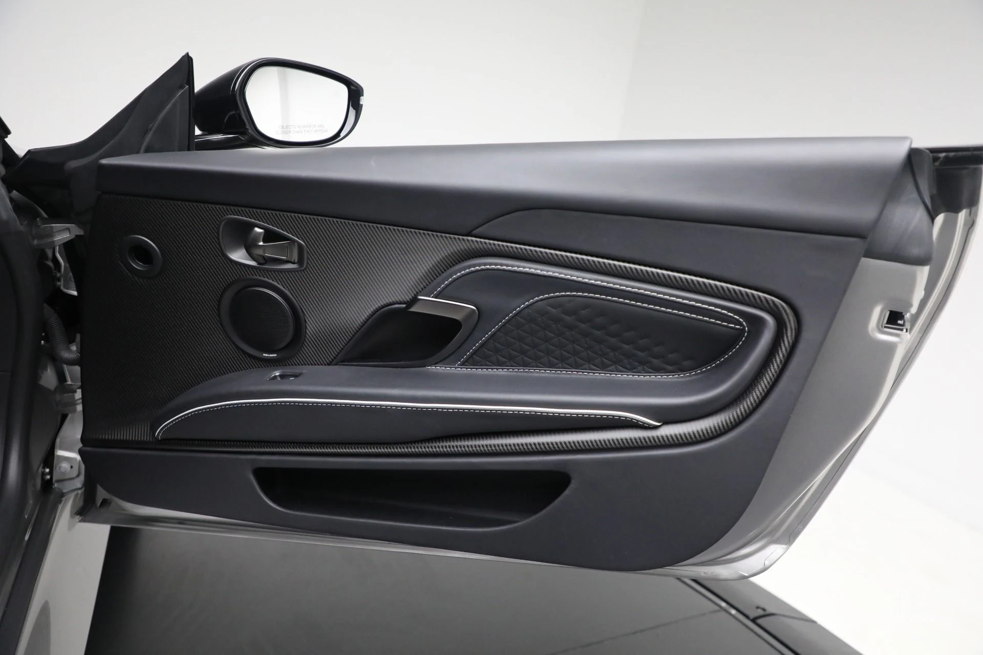 mph027_3600047863_Used_2023_Aston_Martin_DBS_Superleggera_2e1dab1619