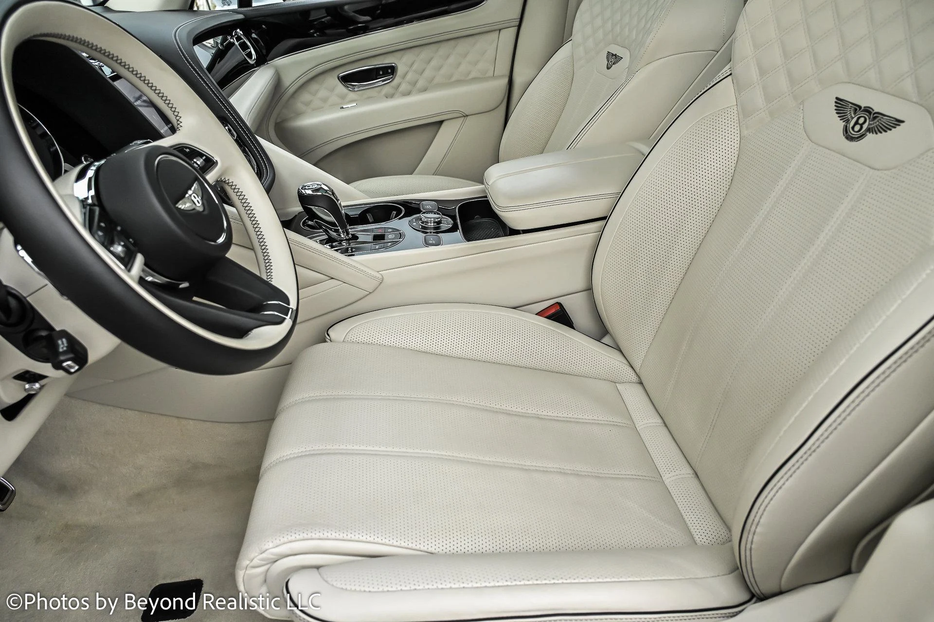mph027_360622462_Used_2022_Bentley_Bentayga_V8_Mulliner_Driving_Specification_1755763439_463fdce270