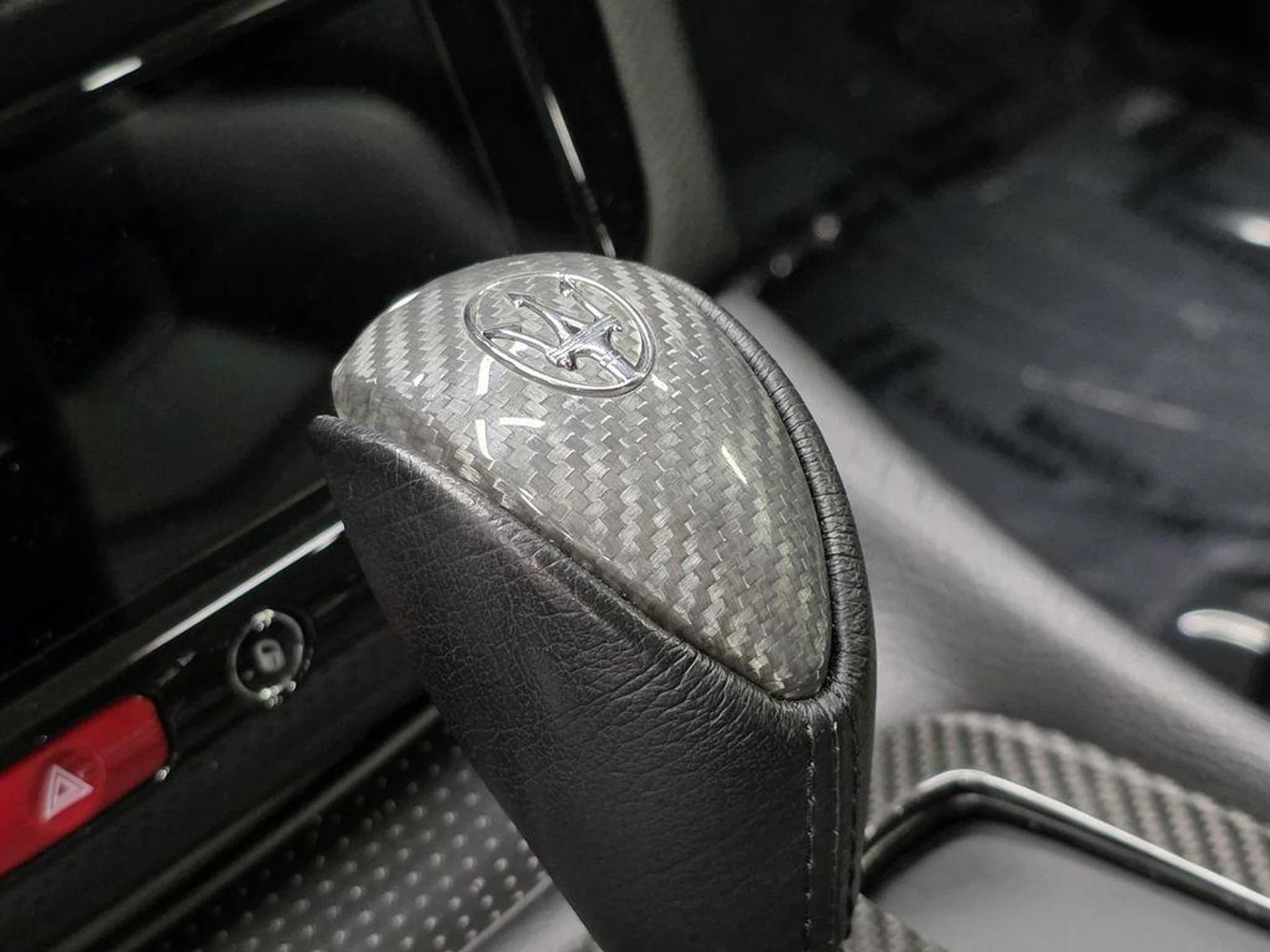 mph027_360863562_y_0n_O803p_YAE_Nn_C5_JO_Ga_B5_Fv_Hw_4335b0cdc2