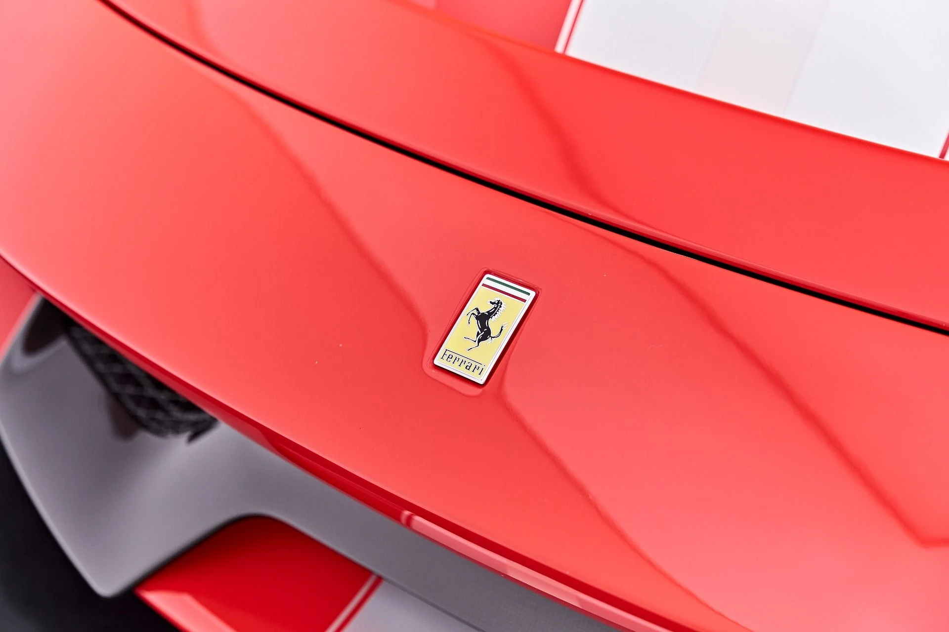 mph027_3612579608_Used_2020_Ferrari_488_Pista_Base_1785808796_e9a879a1a0