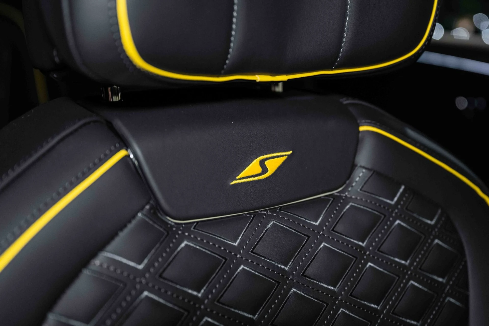 mph027_3614116236_Used_2024_Bentley_Flying_Spur_S_Hybrid_1749914202_b677922a8c