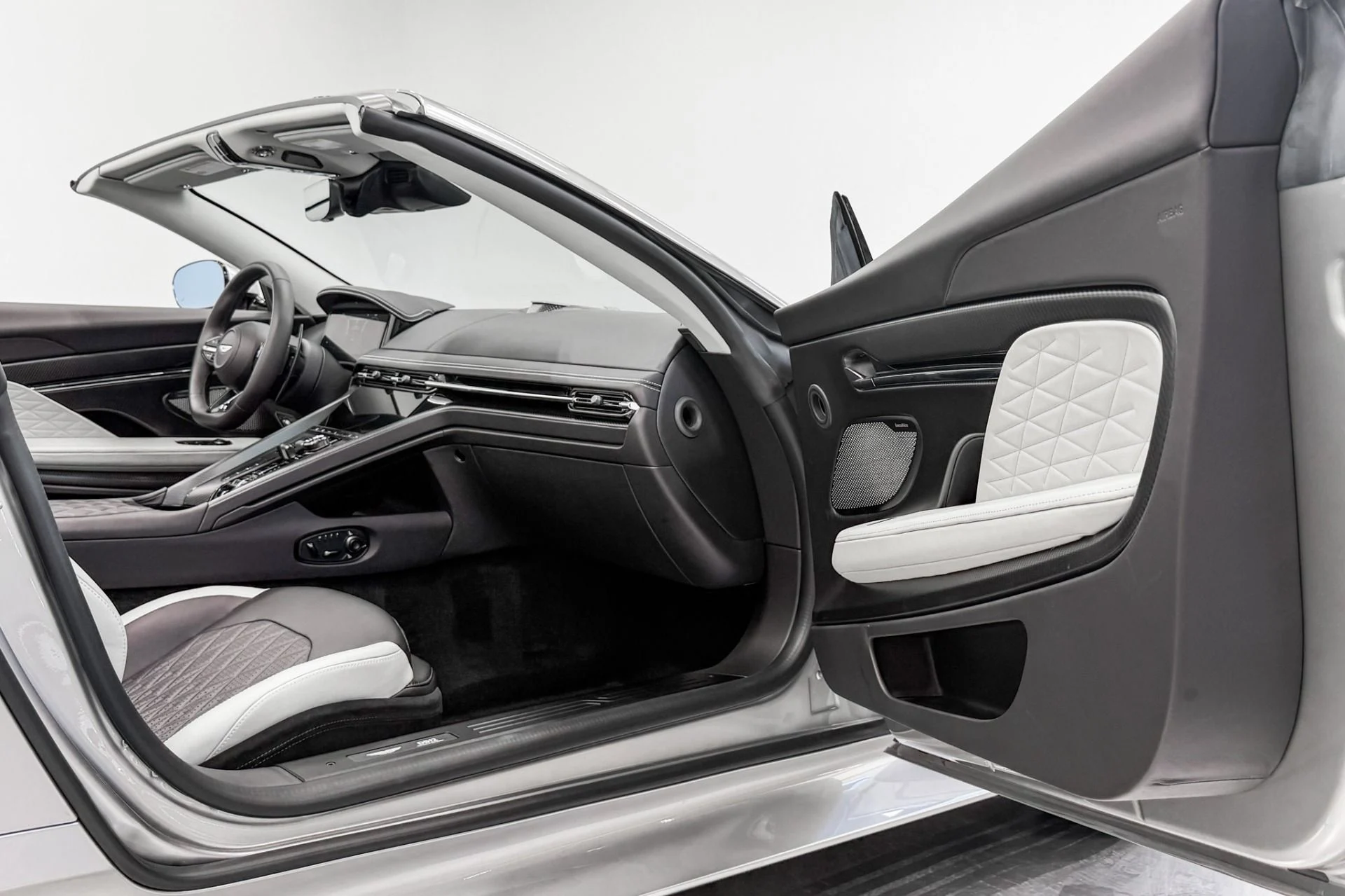 mph027_3619701237_Used_2025_Aston_Martin_DB_12_Volante_Duotone_interior_Bowers_and_Wilkins_Audio_Nearly_New_1789749797_57753e9b01