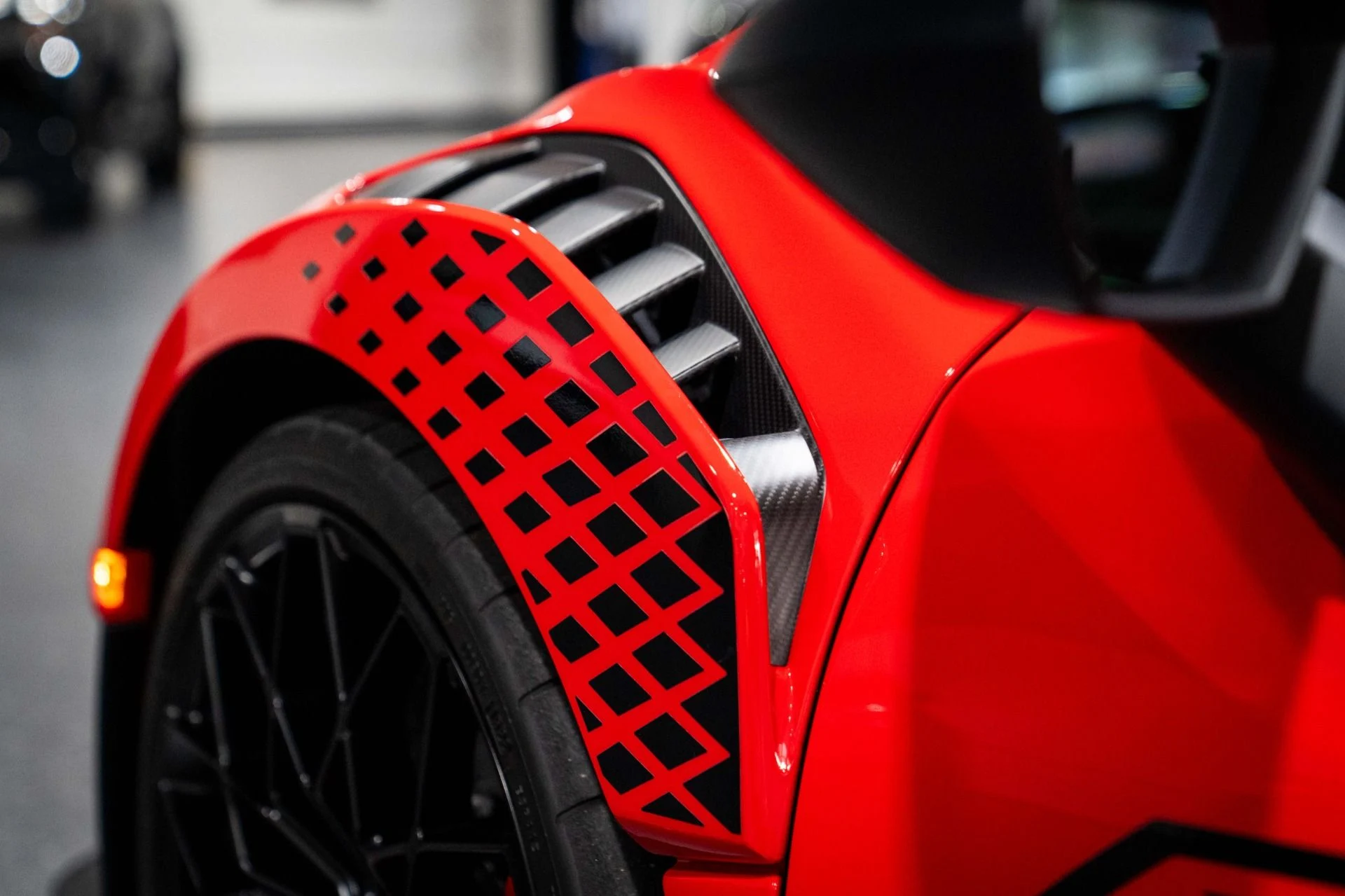 mph027_3622004232_Used_2022_Lamborghini_Huracan_STO_Ad_Personam_Paint_1767634338_88157ae05a