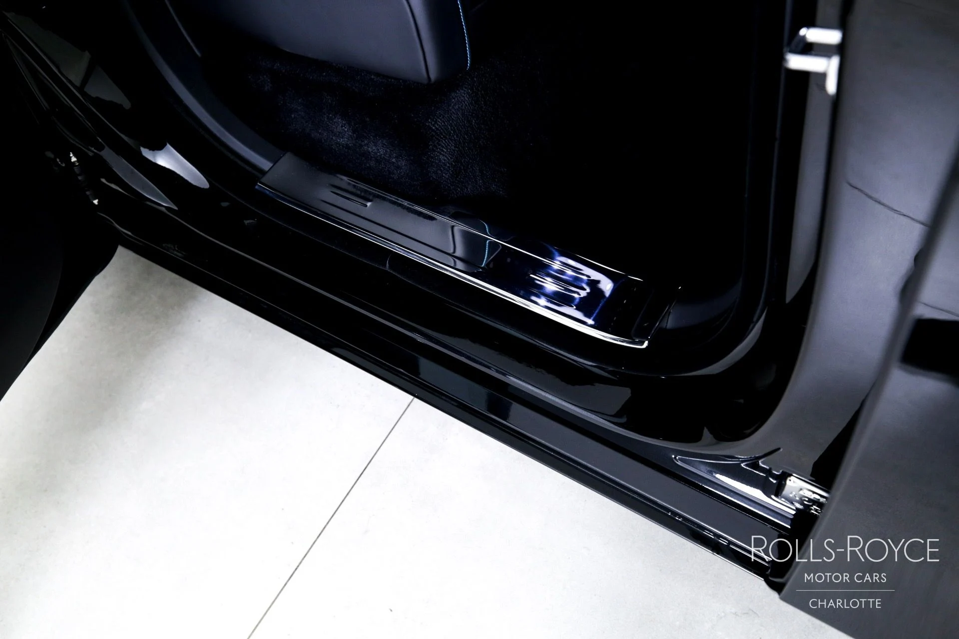 mph027_36234135_Used_2024_Rolls_Royce_Ghost_1746461568_787ca3da67