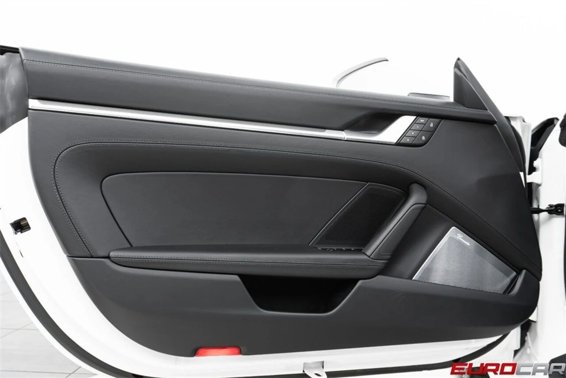 mph027_363419246_image_28_8d9a080640