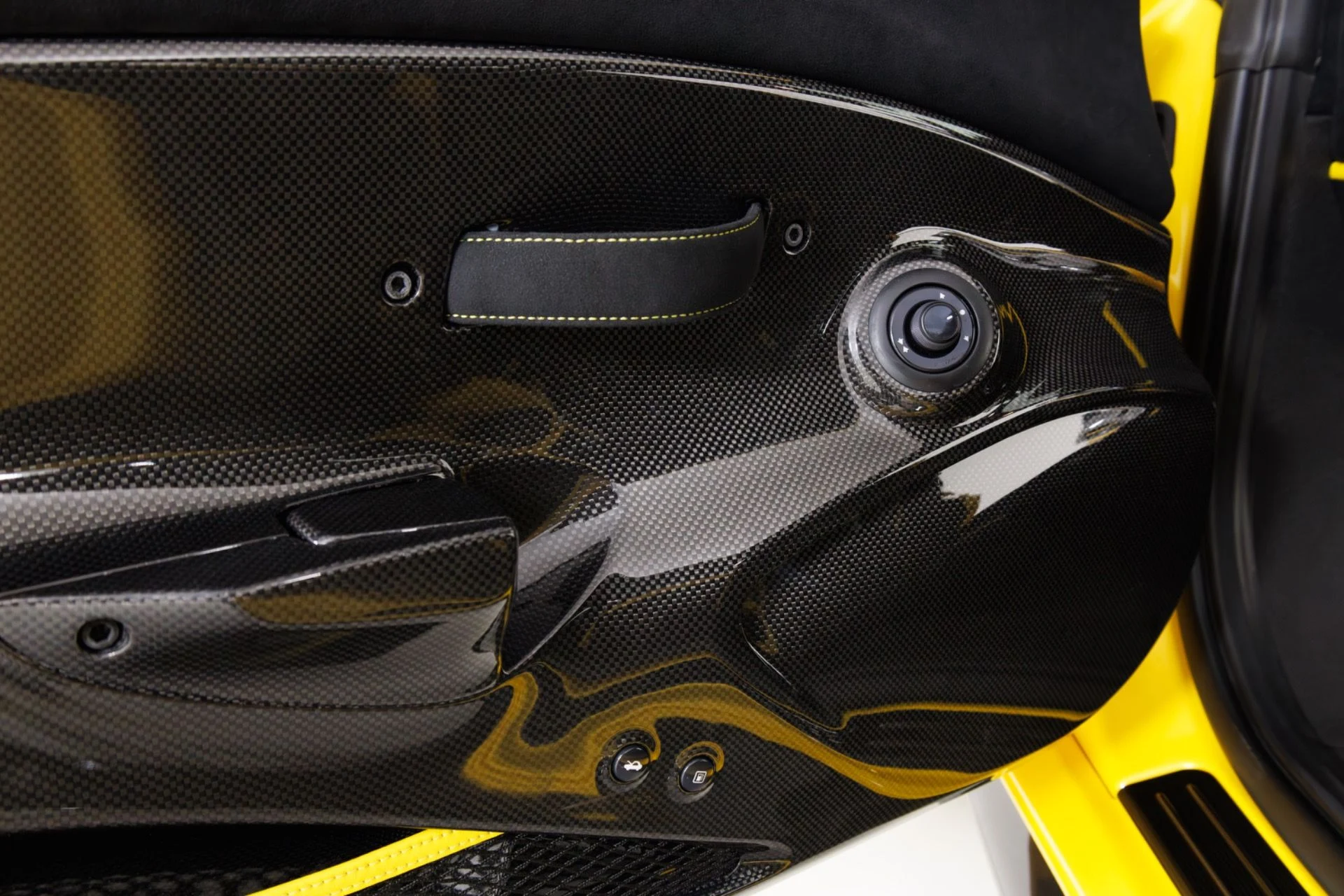 mph027_3639734875_Used_2020_Ferrari_488_Pista_1773687206_ebf193ca25