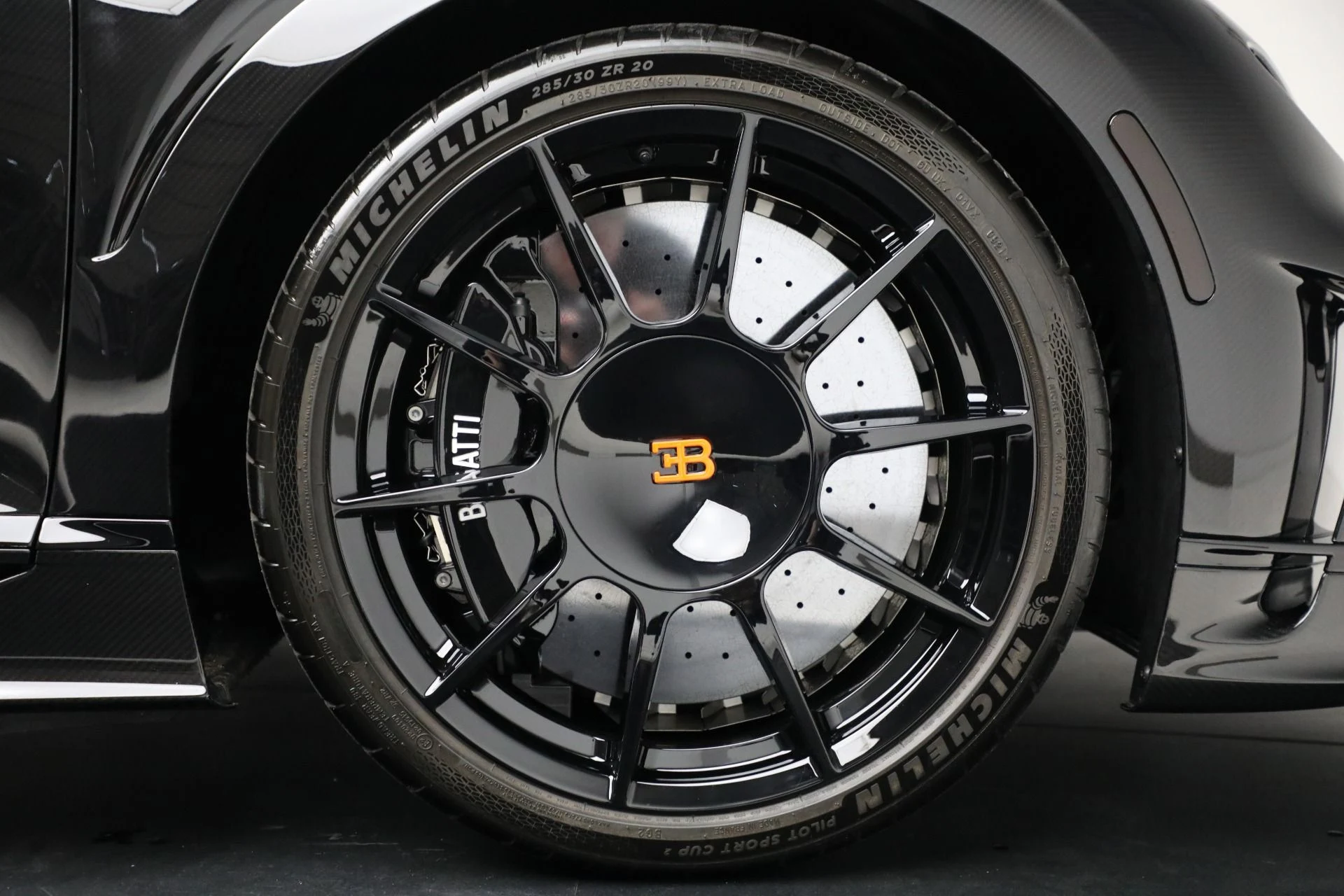 mph027_3641078018_Used_2022_Bugatti_Chiron_Super_Sport_300_aa26fc980c