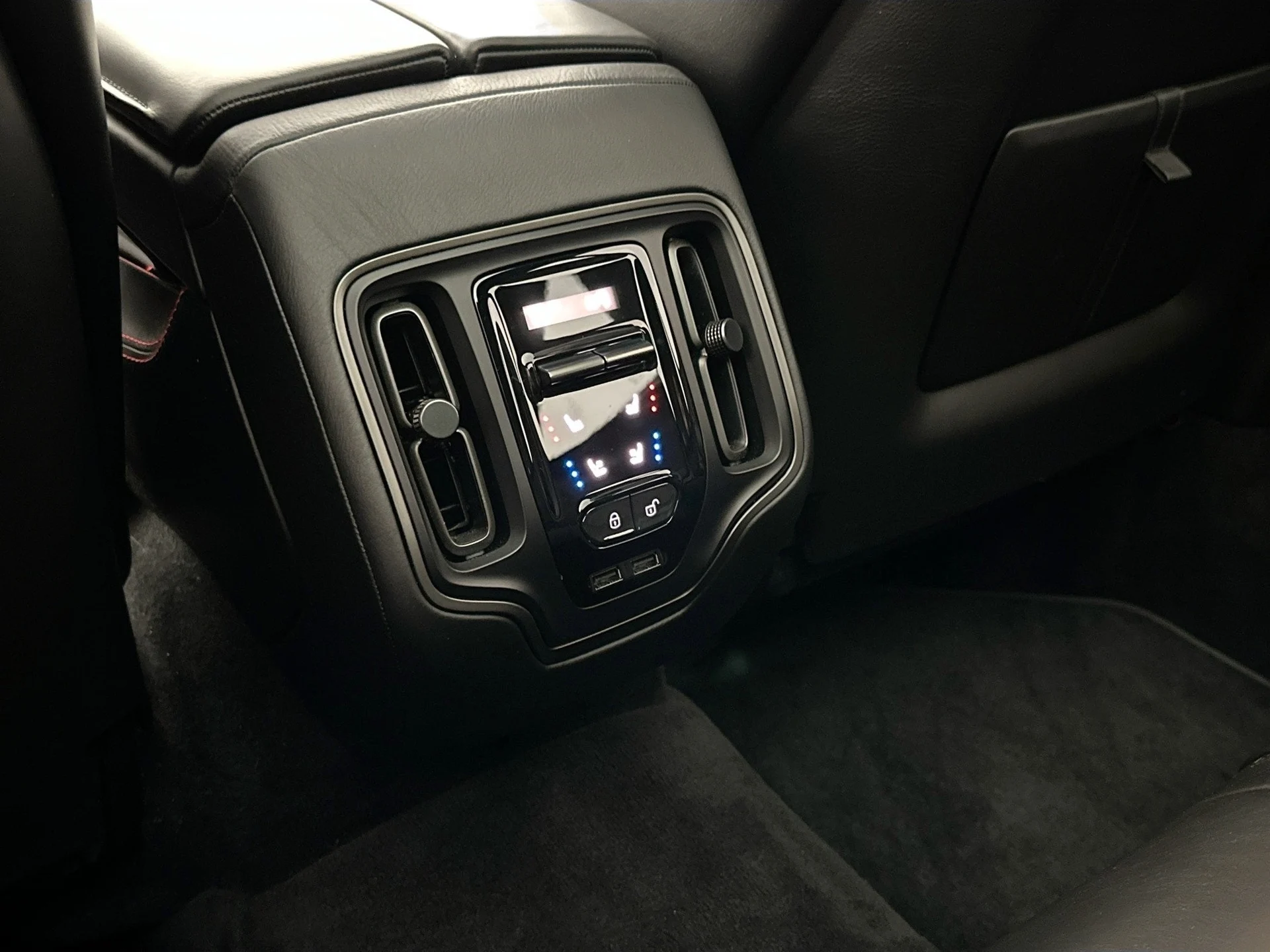 mph027_3651074641_28_8b2c1e5e42