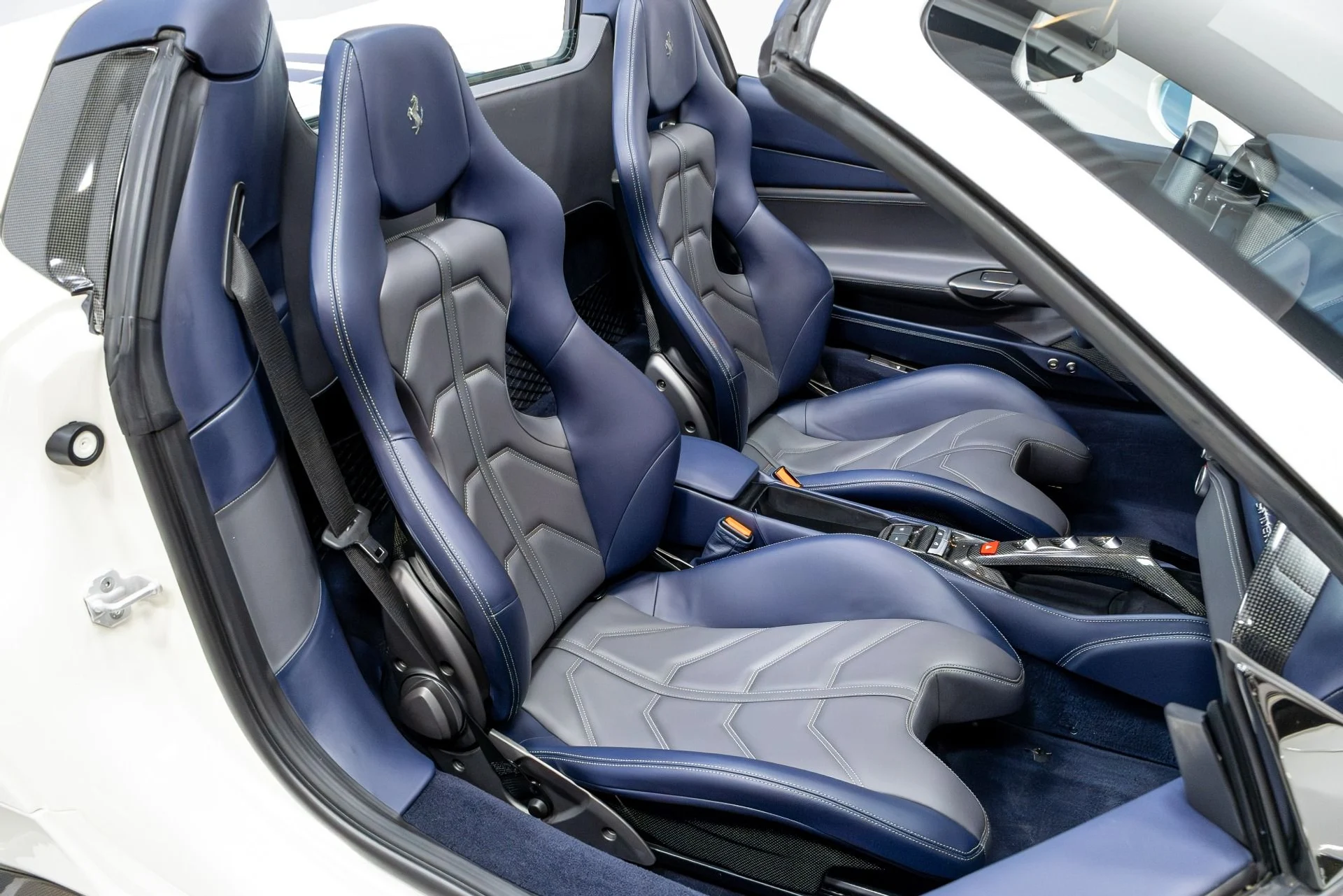 mph027_3669050292_Used_2018_Ferrari_488_Spider_1774434782_6481e2c62c