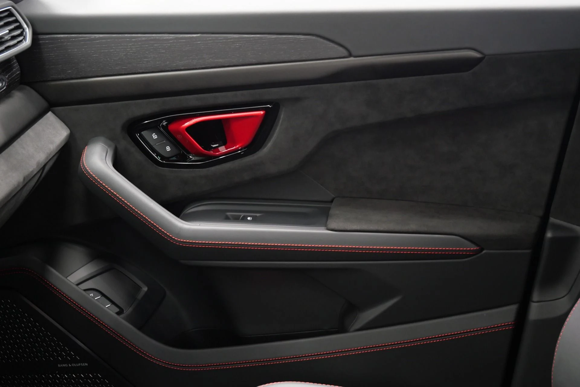 mph027_3673691357_Used_2024_Lamborghini_Urus_S_318_K_MSRP_Very_Low_Miles_Loaded_1776956814_44a86af8b3