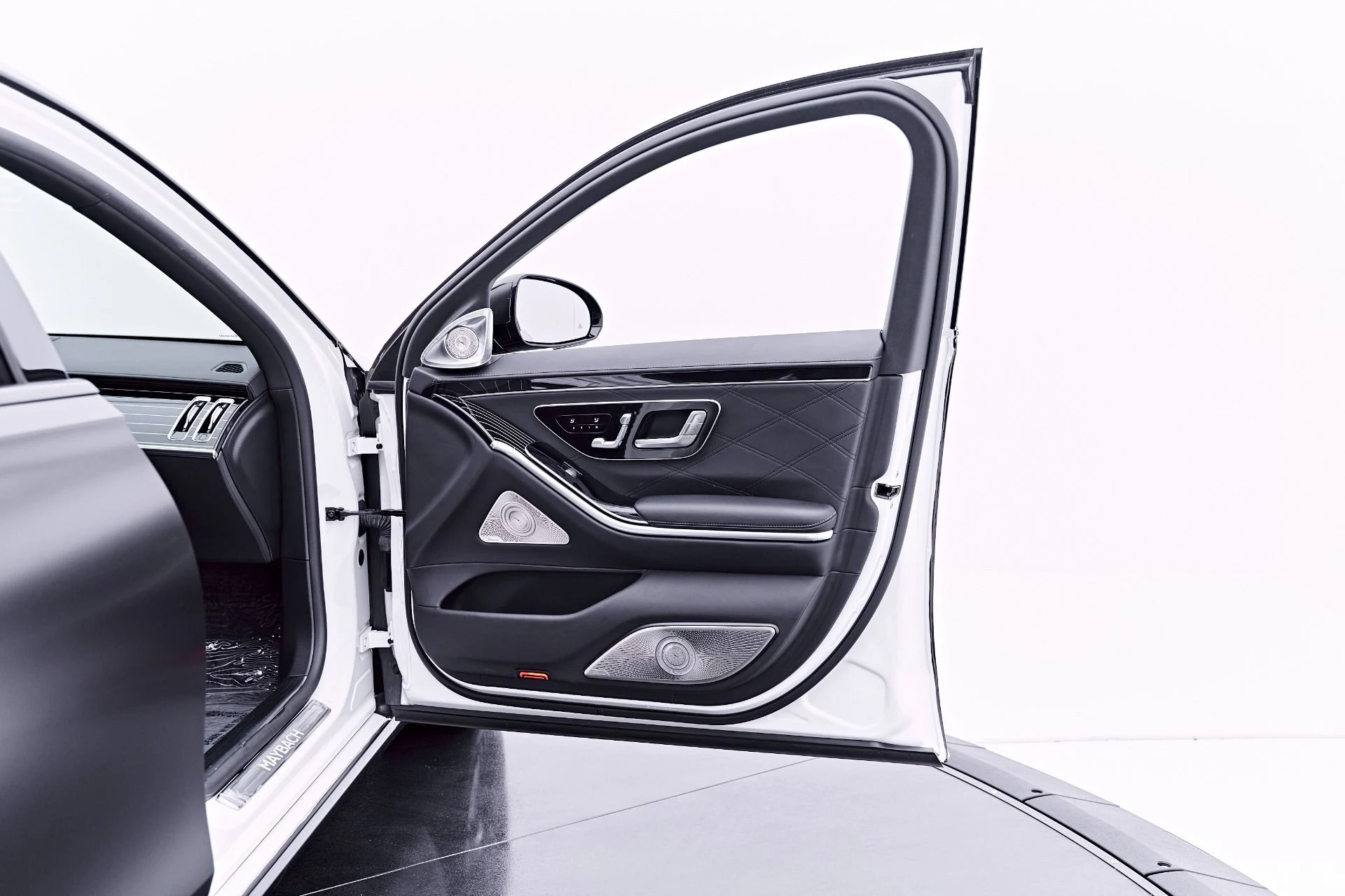 mph027_3675126696_Used_2023_Mercedes_Benz_S_Class_Maybach_S_580_1782762093_57146367f3