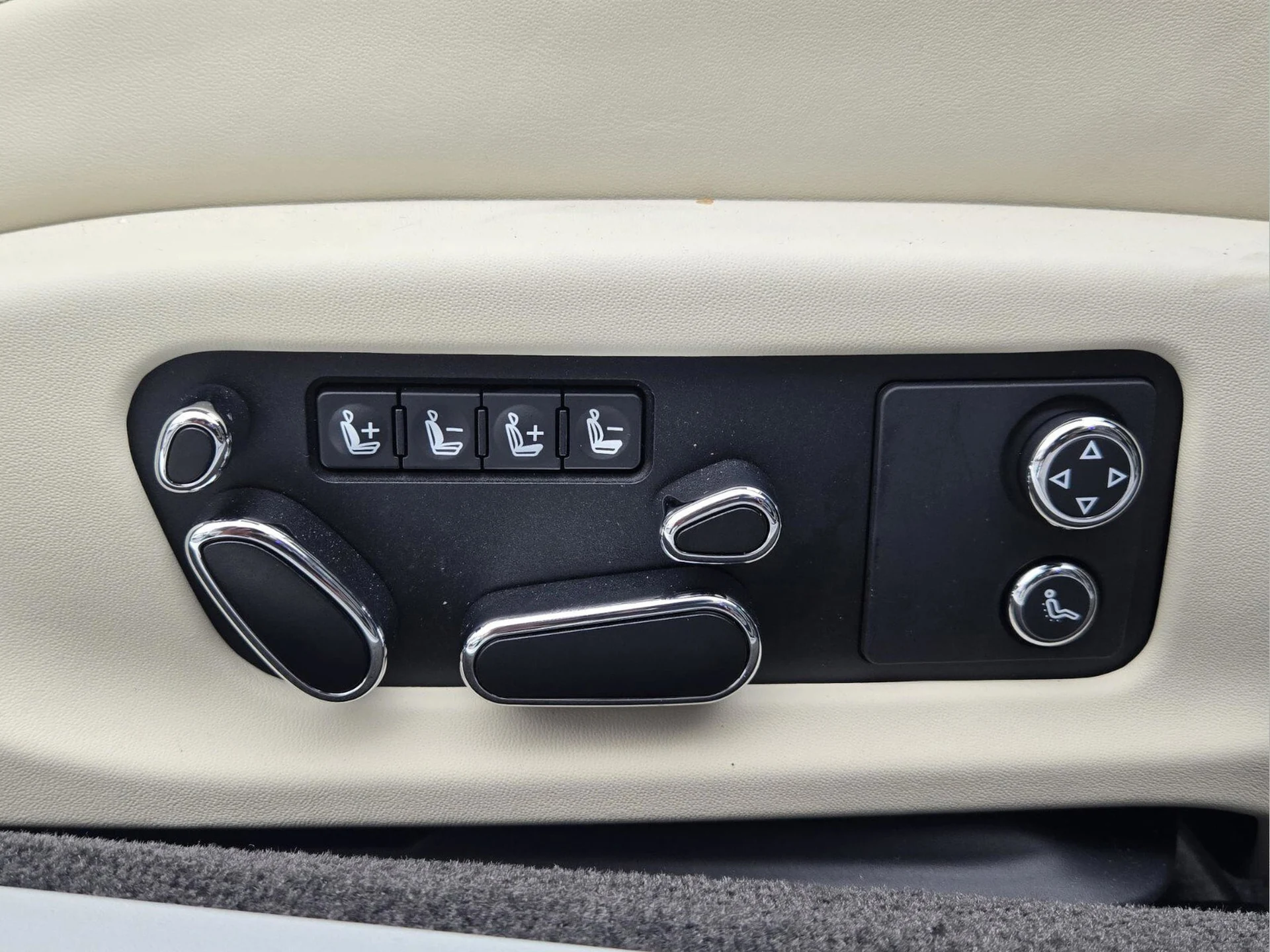 mph027_3677966844_6210f5c98d14738c994bfbcecf09e3adx_5e61a705a5