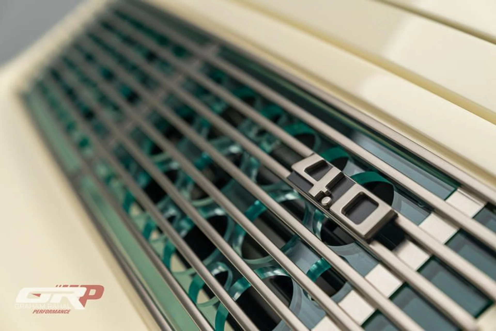 mph027_3678784197_30_E2453_E_E4_A4_4_FA_1_8_A1_C_3_A88560_F2_F83_d4d58fac85