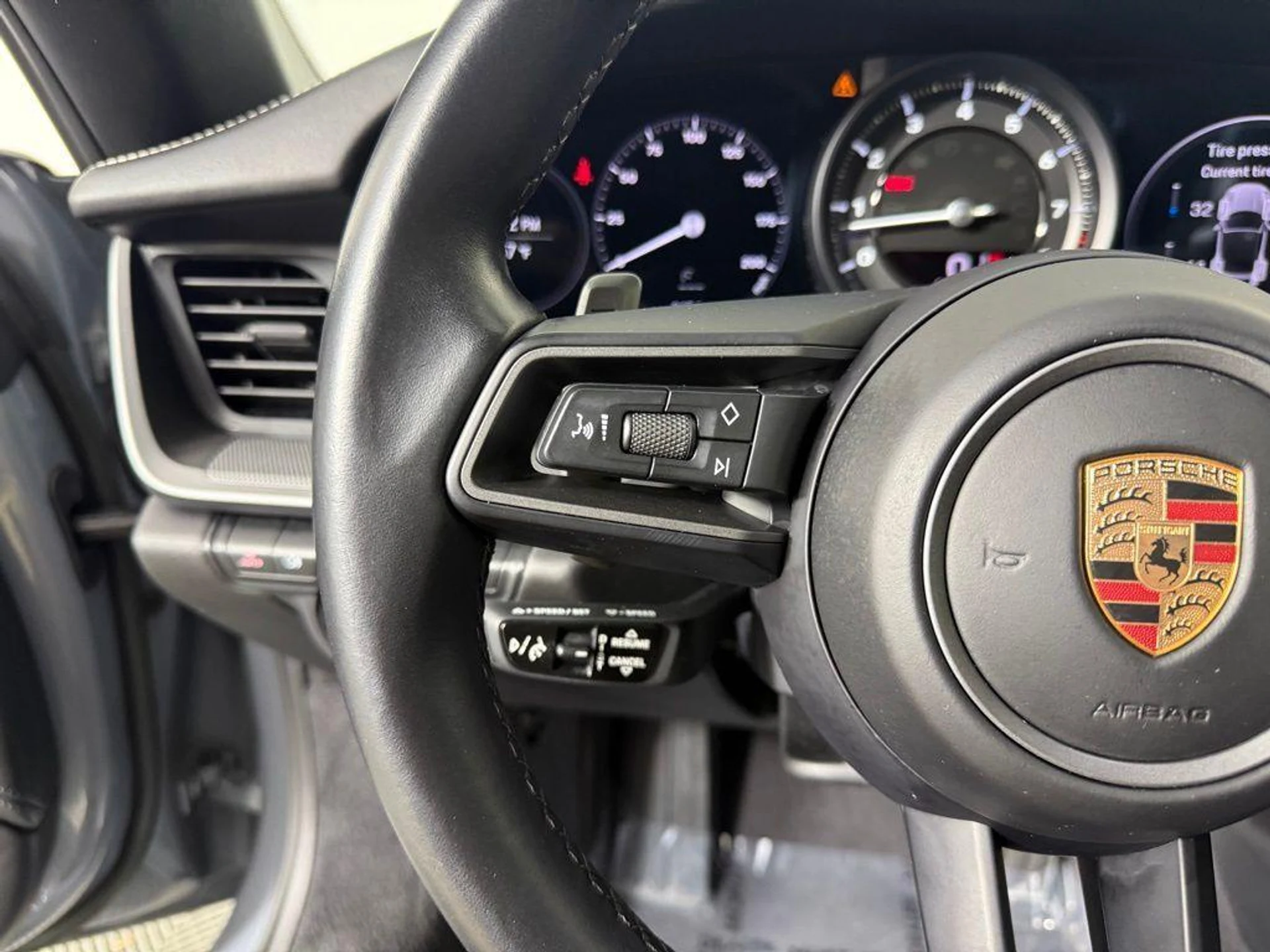 mph027_3690116806_S_Pl_J_Cj_Q5e_C9z65_CX_Ej_H_Sq3z4_Do_A_1c0a3f23fe