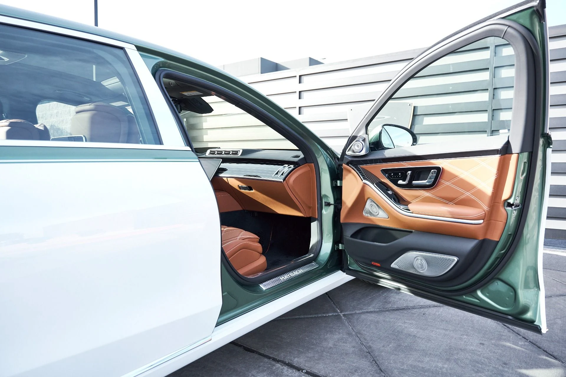 mph027_369033043_Used_2026_Mercedes_Benz_S_Class_Maybach_S_680_1766455541_0c03cdd33a