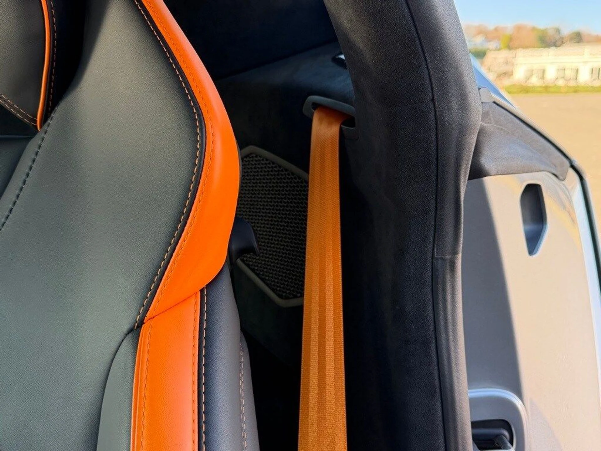 mph027_3700518248_670c1e302da69ad1c4387a2f1412825dx_95c43f6a95