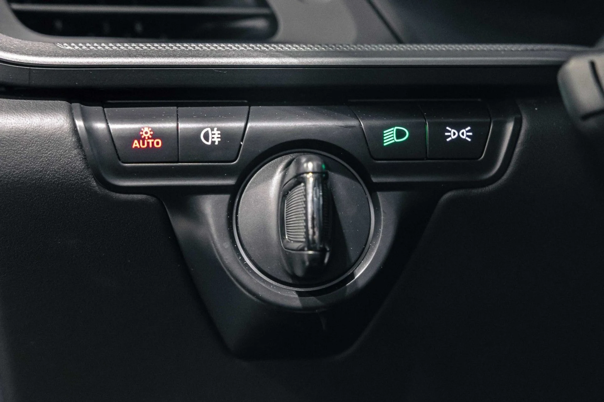 mph027_370906700_gg_1f1138d4a3