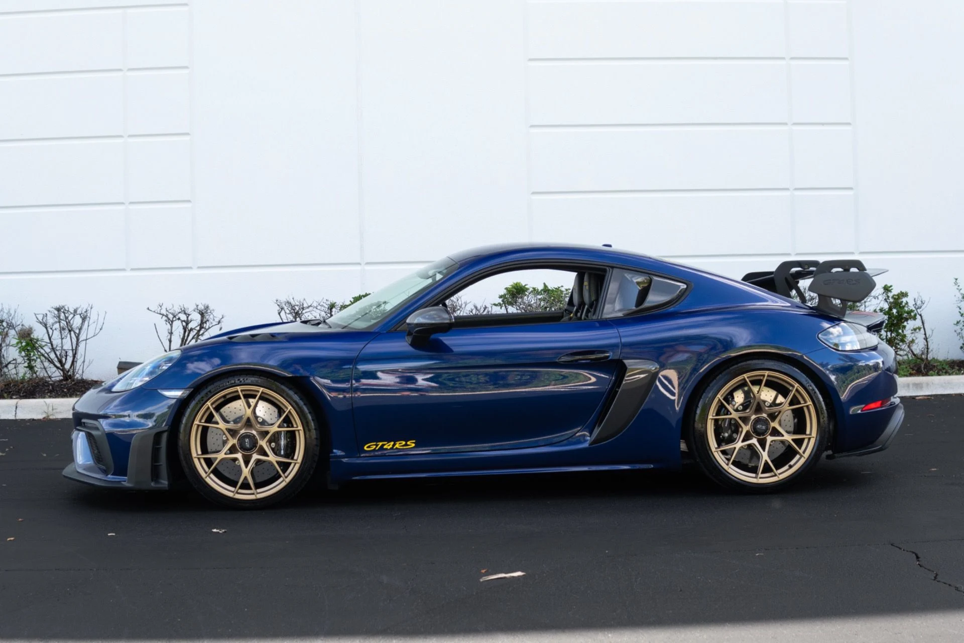 mph027_37133473_Used_2024_Porsche_718_Cayman_GT_4_RS_1775021157_3929b8e21b