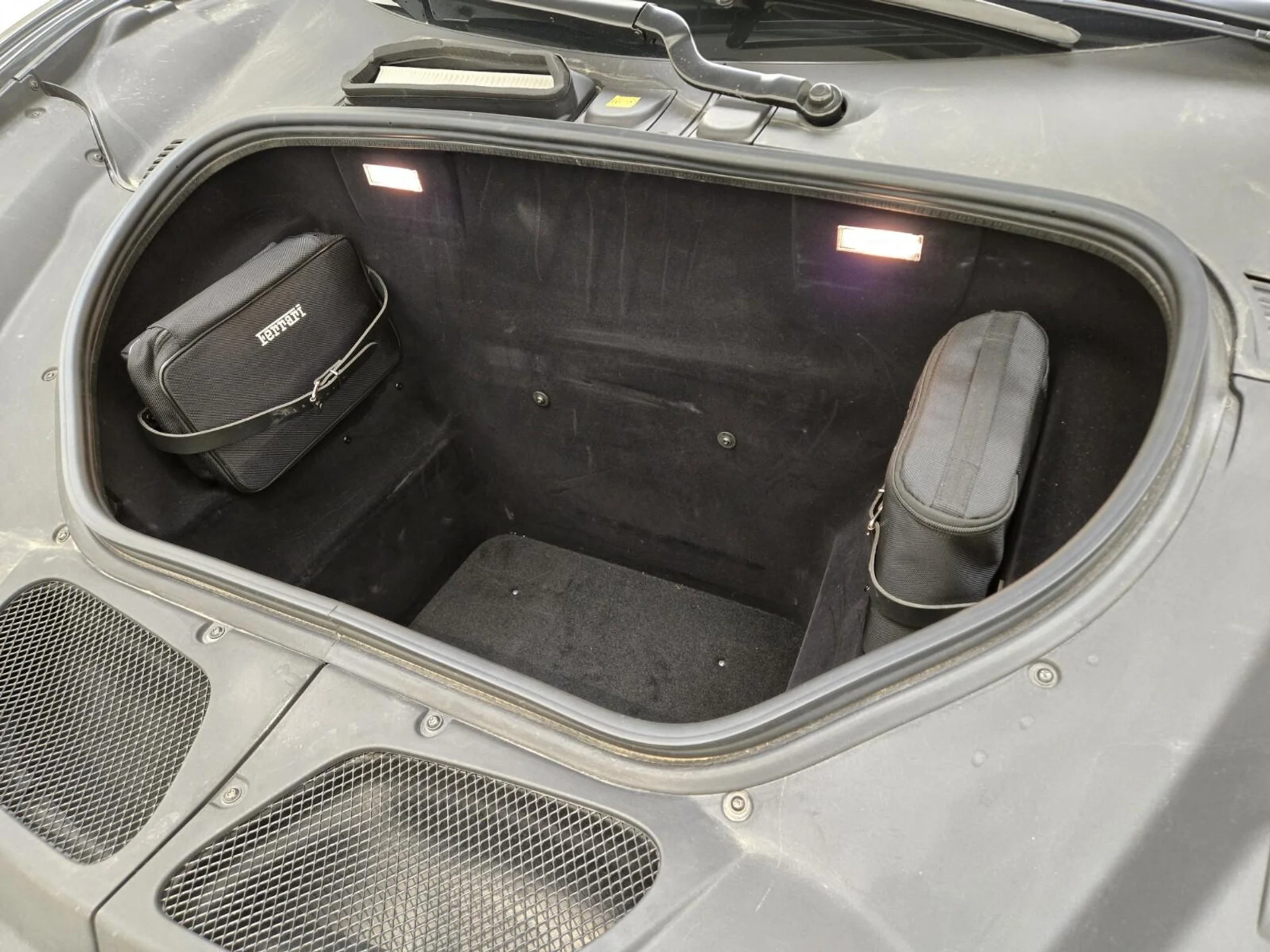 mph027_3714633952_Used_2014_Ferrari_458_Italia_Speciale_1760771370_8f32dc078f