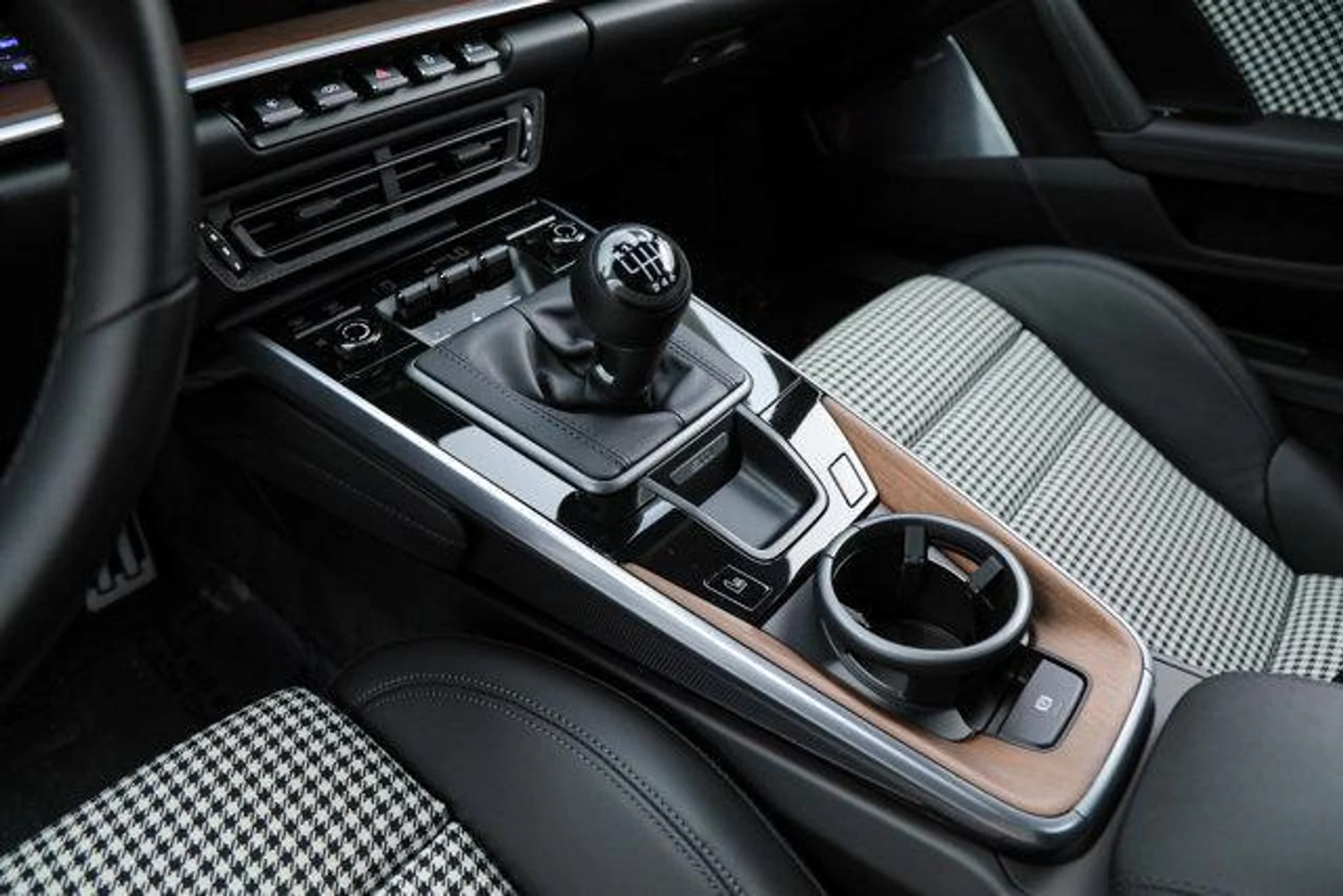 mph027_372462004_U_Ezh_N7yn_S1_T_Imio_Adw_H41_Xq_Y84_E_57e51ec509