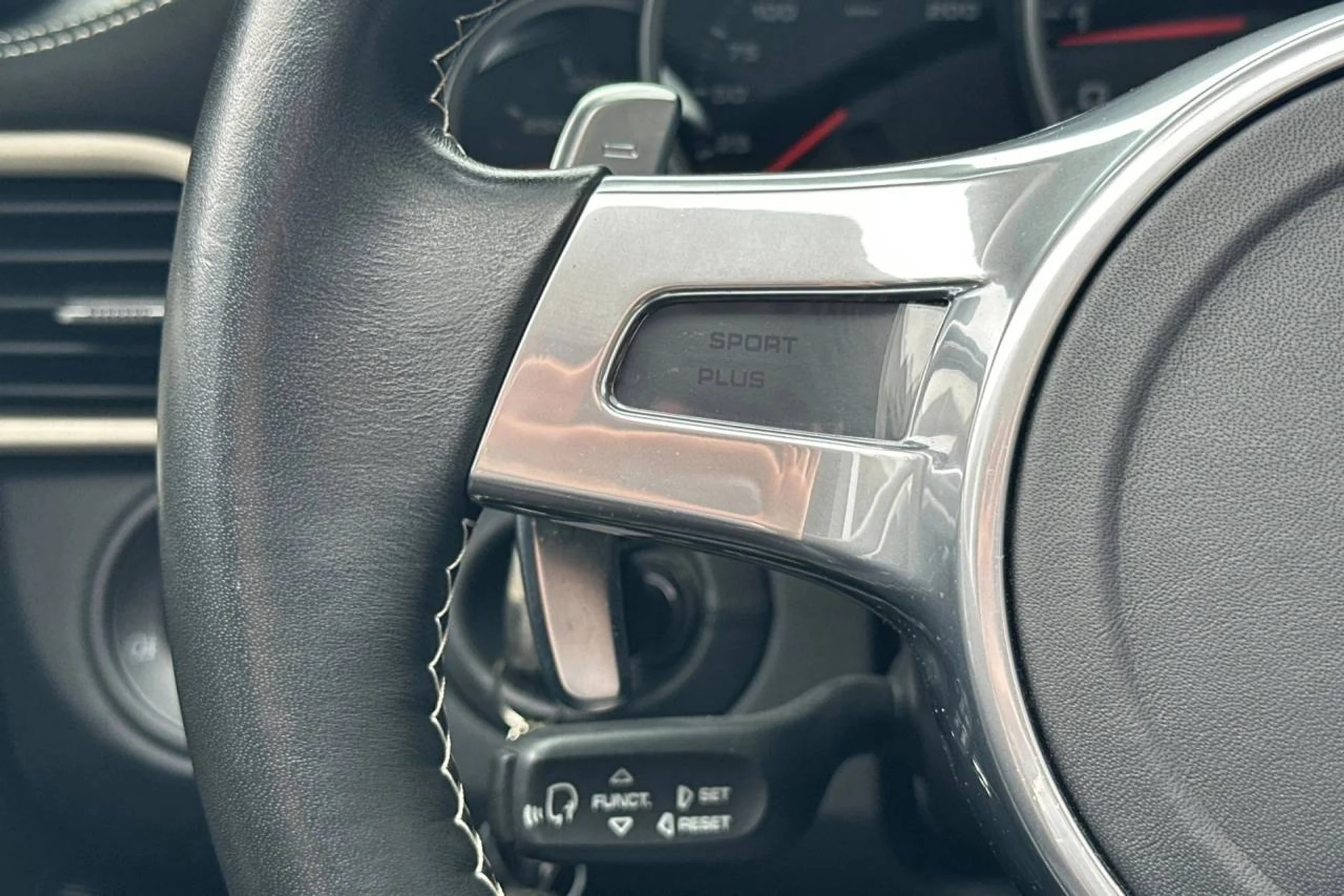 mph027_3725479088_1280_c1941bb594