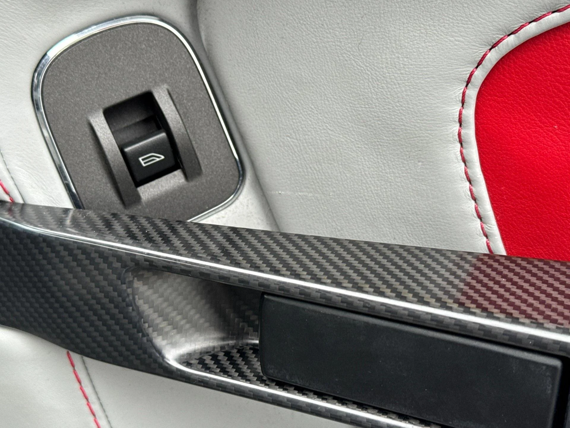 mph027_3725768883_Used_2015_Aston_Martin_V12_Vantage_S_1769008614_6d8262b5d8