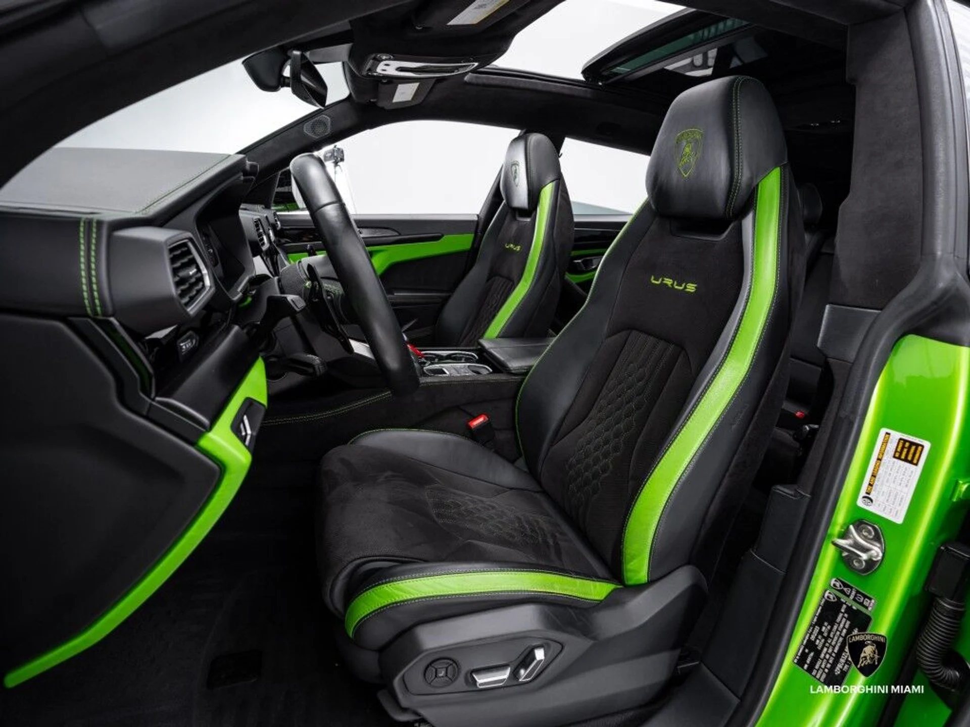 mph027_3729721223_d2abcbe387ee9445f84a012e73eada74_e15610a732