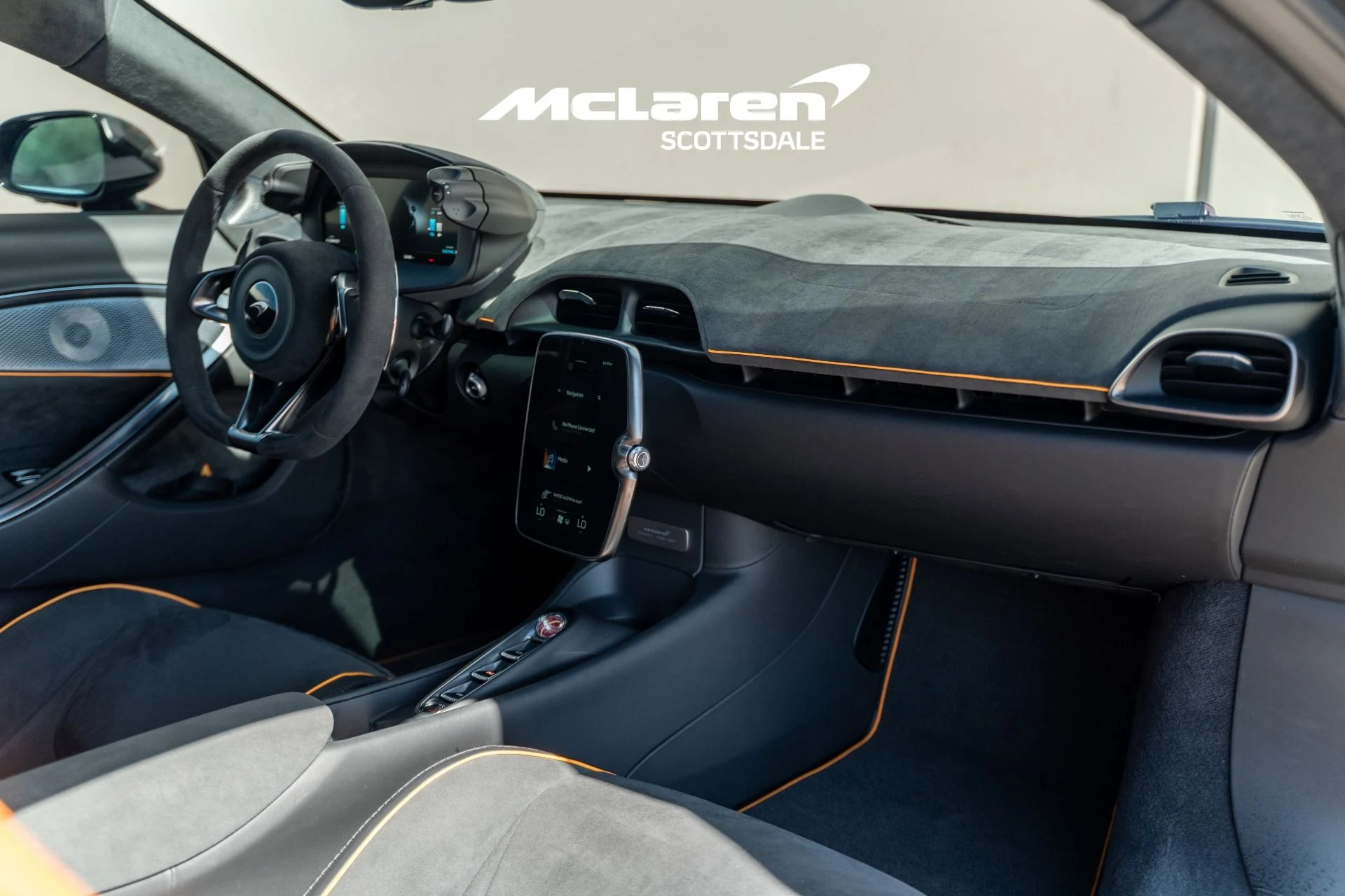 mph027_3737255266_Used_2024_MCLAREN_ARTURA_1757647464_0831da7acb