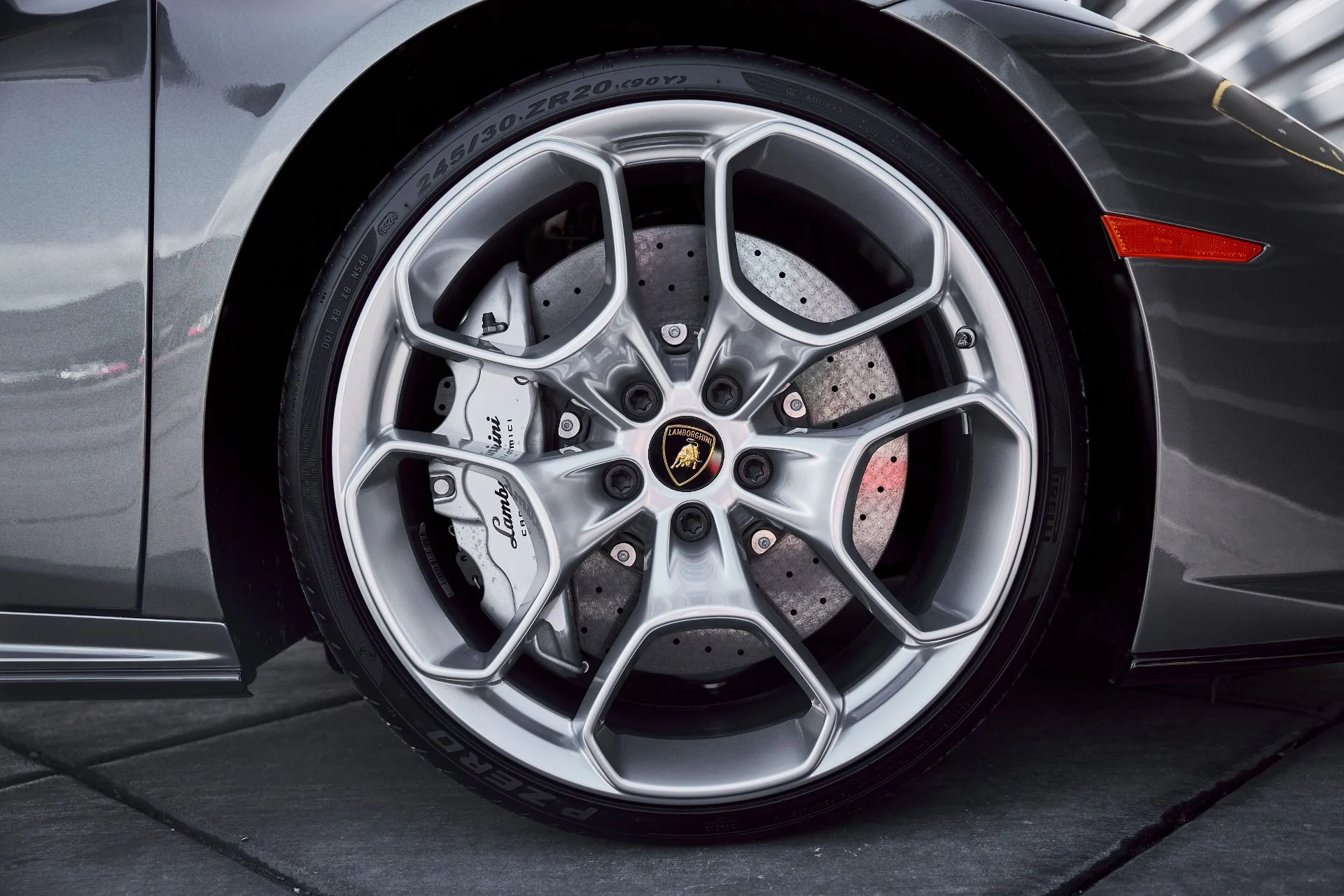 mph027_3738176963_Used_2024_Lamborghini_Huracan_EVO_Base_1771466889_2d685a1869