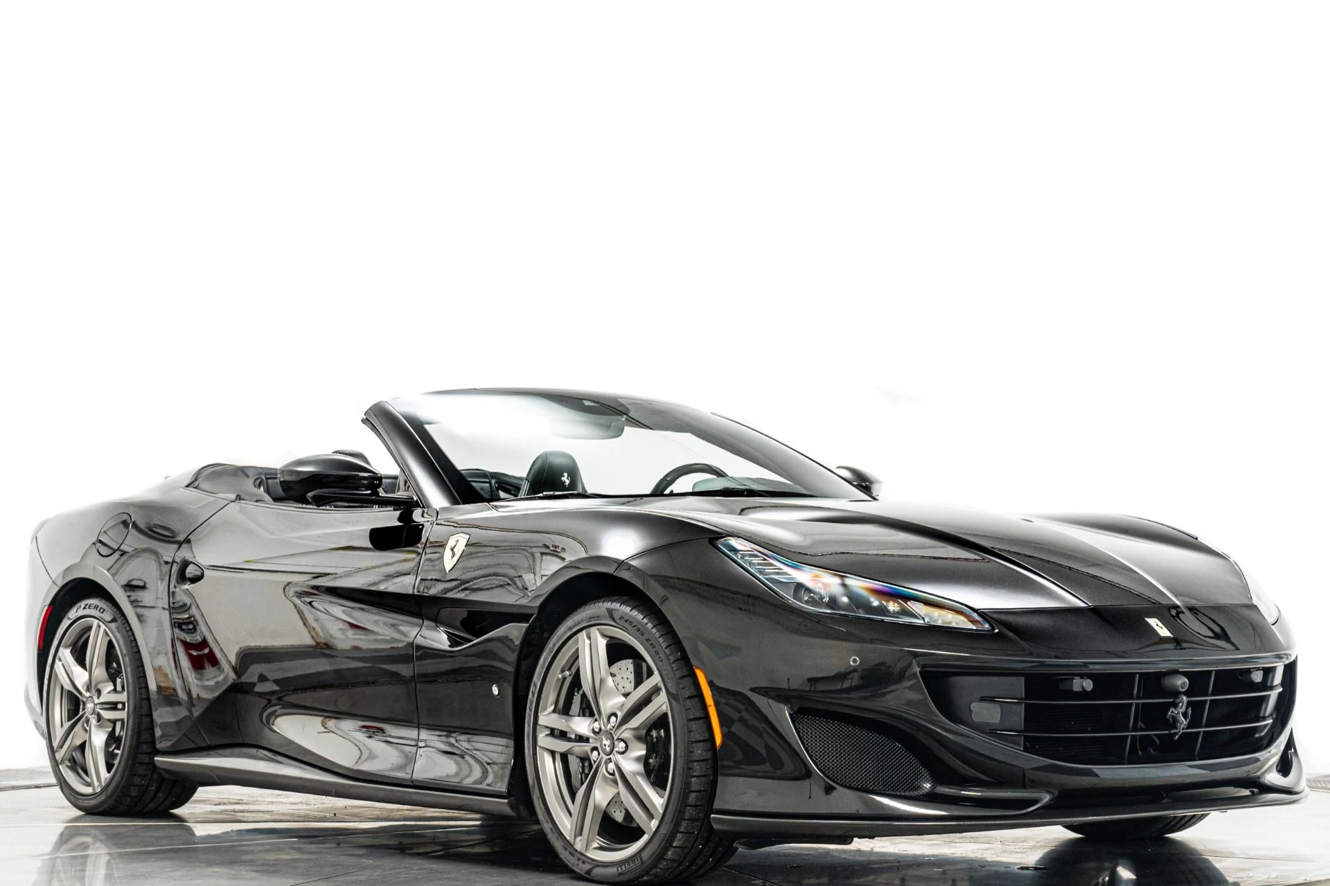 mph027_373922090_Used_2020_Ferrari_Portofino_Lots_of_Interior_Carbon_Square_Quilting_Magneride_Suspension_1763996776_d7d12d45c6