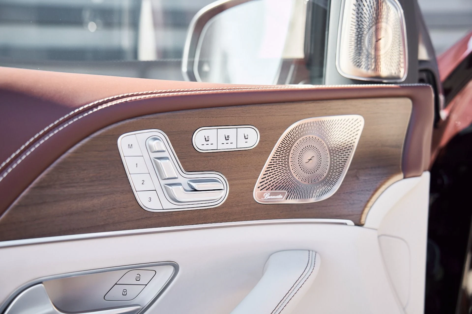 mph027_3744749562_Used_2024_Mercedes_Benz_GLS_Maybach_GLS_600_1762306349_4e2444c2f8